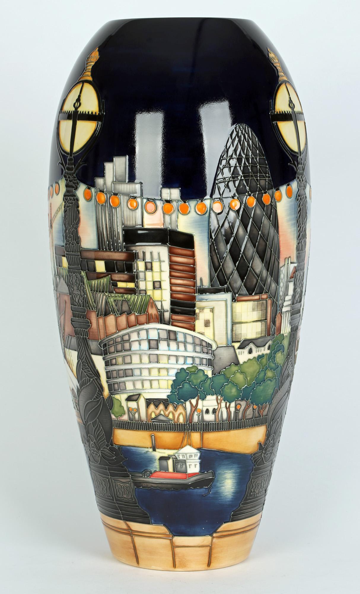 Paul Hilditch Moorcroft Limited Edition London Architectural Riverscape Vase  For Sale 10