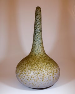 Paul Hoff per Gustavsberg Vaso alto con smalto maculato, forma di bottiglia scultorea