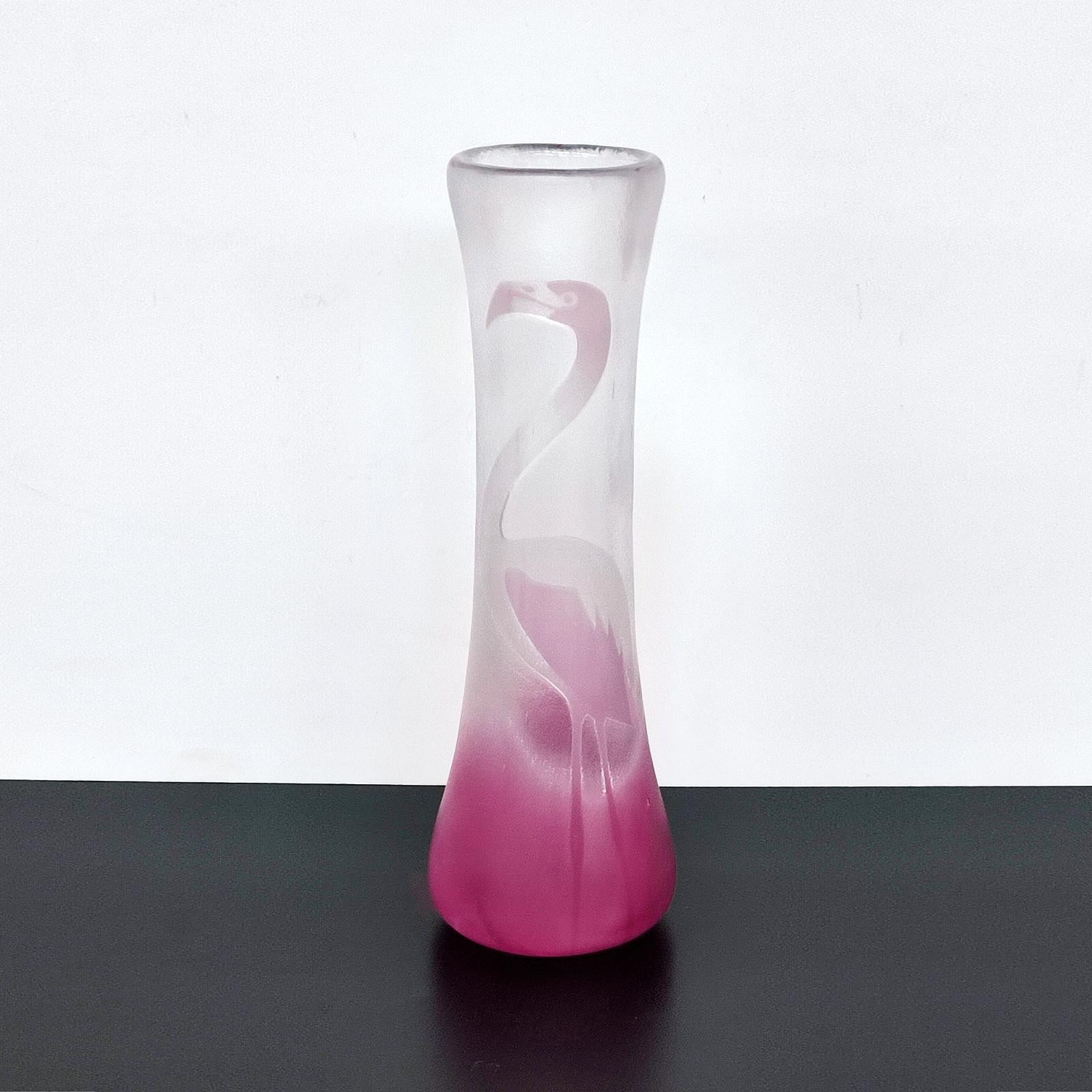 Mid-Century Modern Vase en verre flamboyant rose Paul Hoff - LIVraison GRATUITE en vente