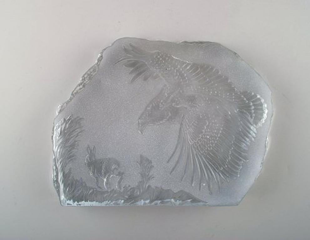 Paul Hoff für Swedish glass et al. 2 Glasblöcke mit Vogelmotiven aus Kunstglas. WWF. World Wildlife Foundation.
Größte Maße: 23.5 cm x 17 cm.
In perfektem Zustand.
Gestempelt.