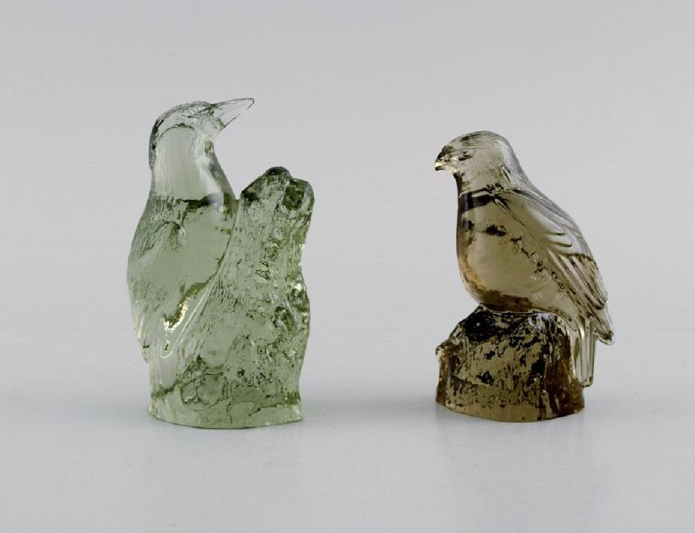 Paul Hoff pour le verre suédois. Sept oiseaux en verre d'art. WWF. 1980s.
Les plus grandes mesures : 9,5 x 6 cm.
En parfait état.
Estampillé.