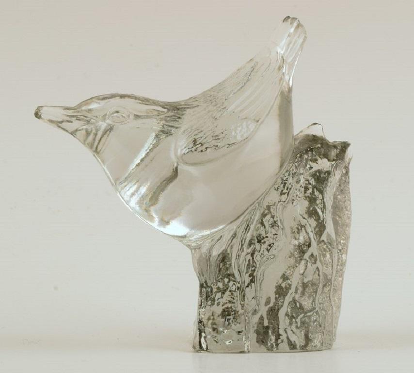Scandinavian Modern Paul Hoff for Swedish glass. Six birds in art glass. WWF. 1980s. For Sale