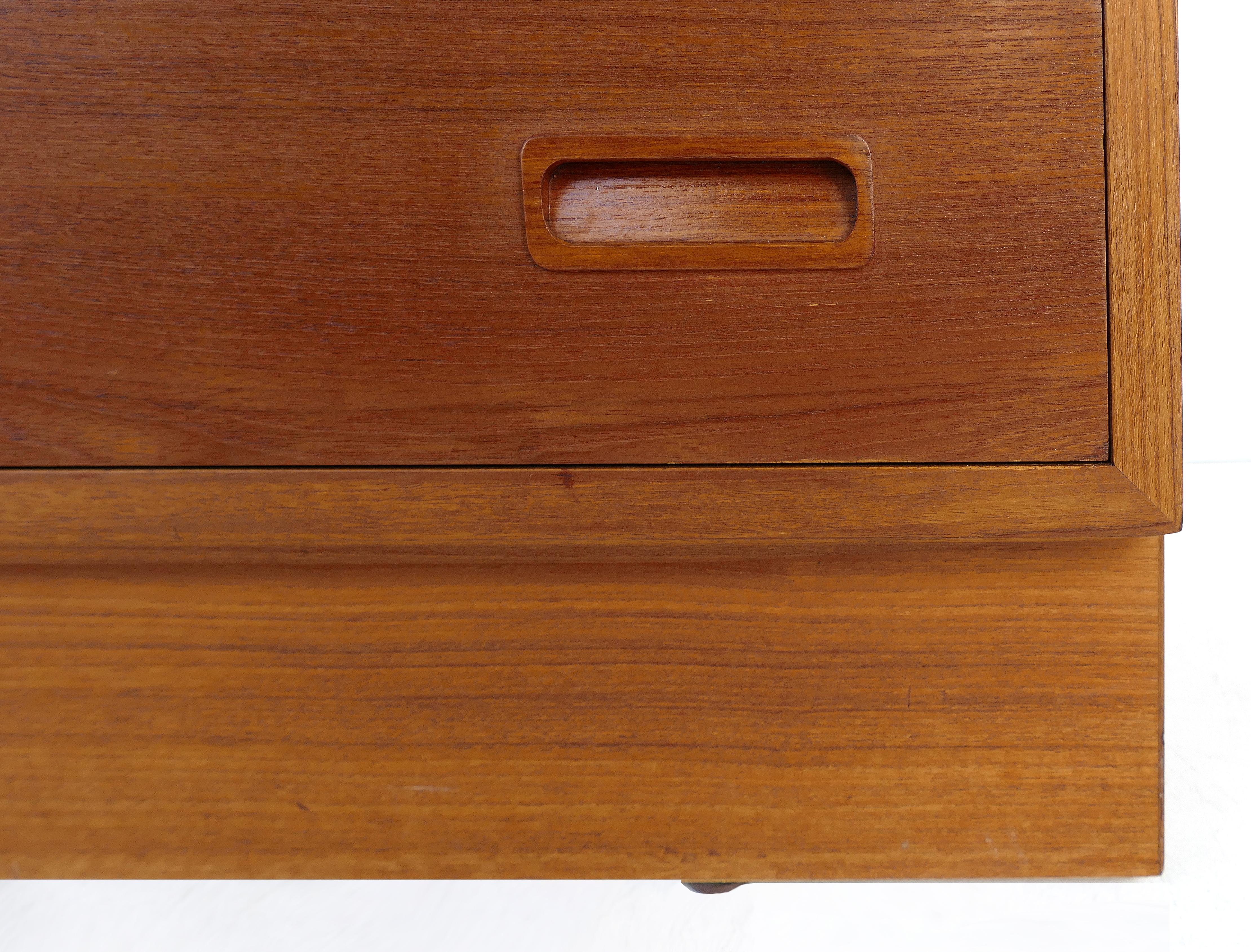 Mid-20th Century Paul Hundavad 8-Drawer Danish Modern Teak Dresser