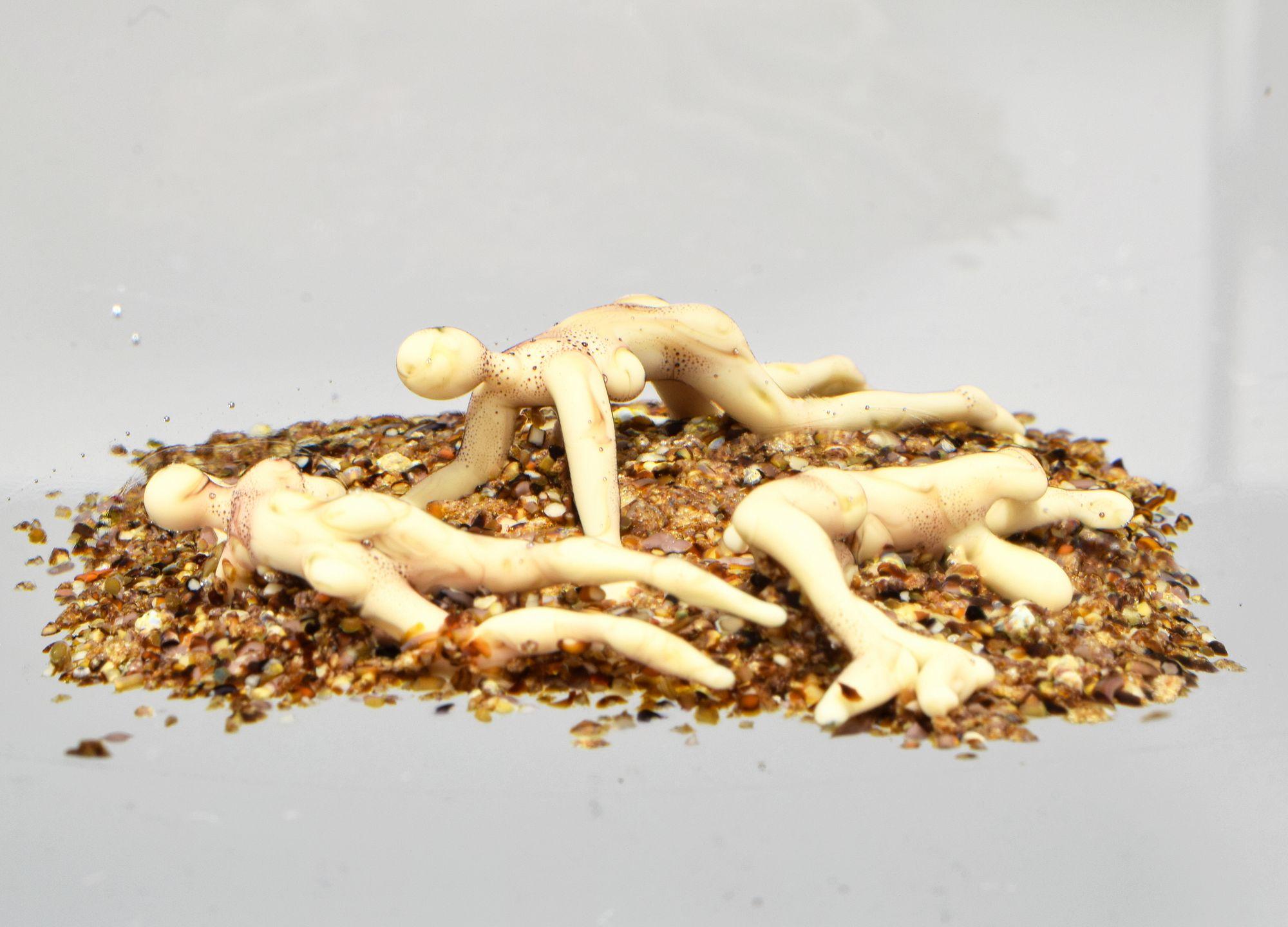 Presse-papiers Root People de Paul J. Stankard en vente 2