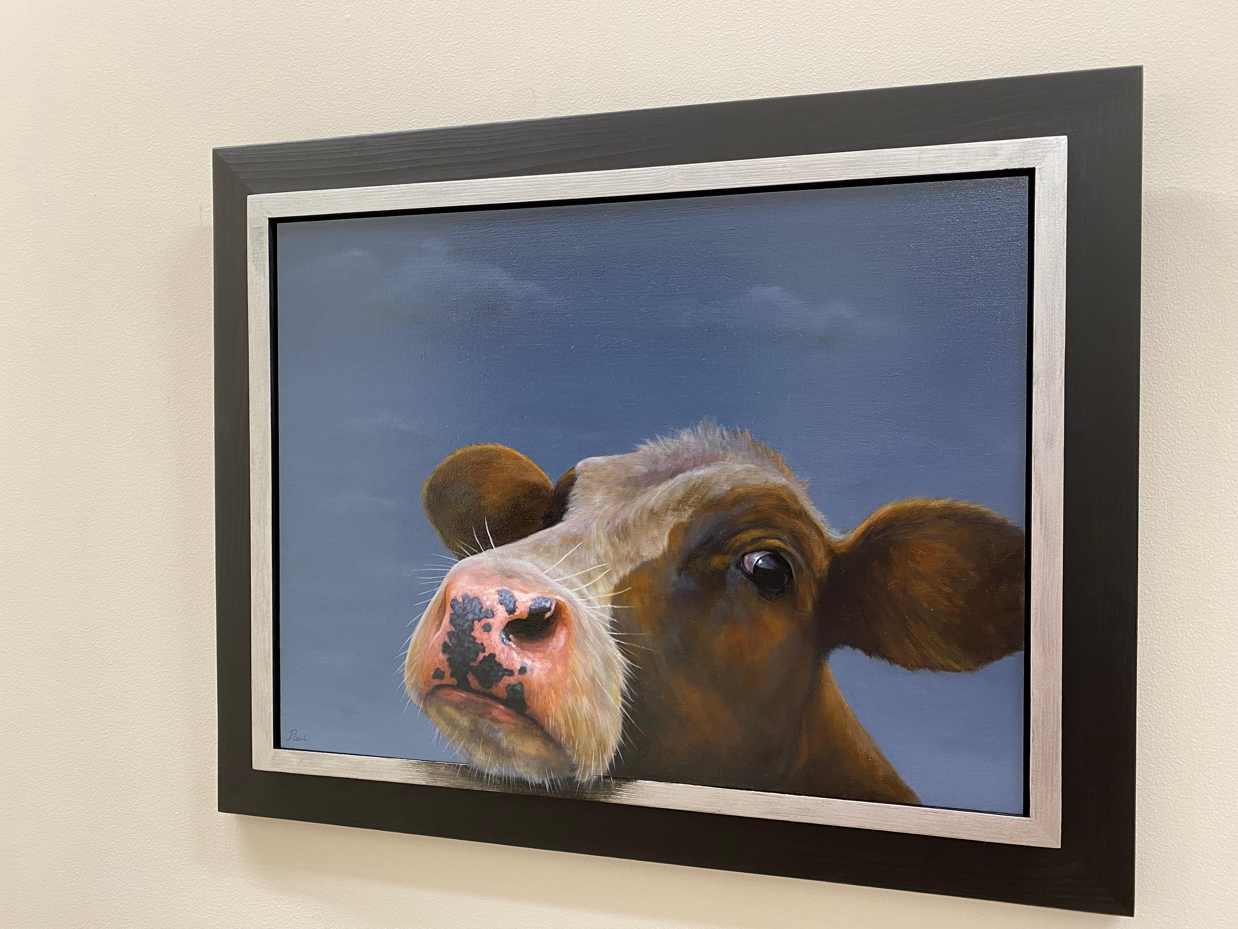 Curioso - Ritratto di mucca in stile olandese contemporaneo del XXI secolo - Painting di Paul Jansen
