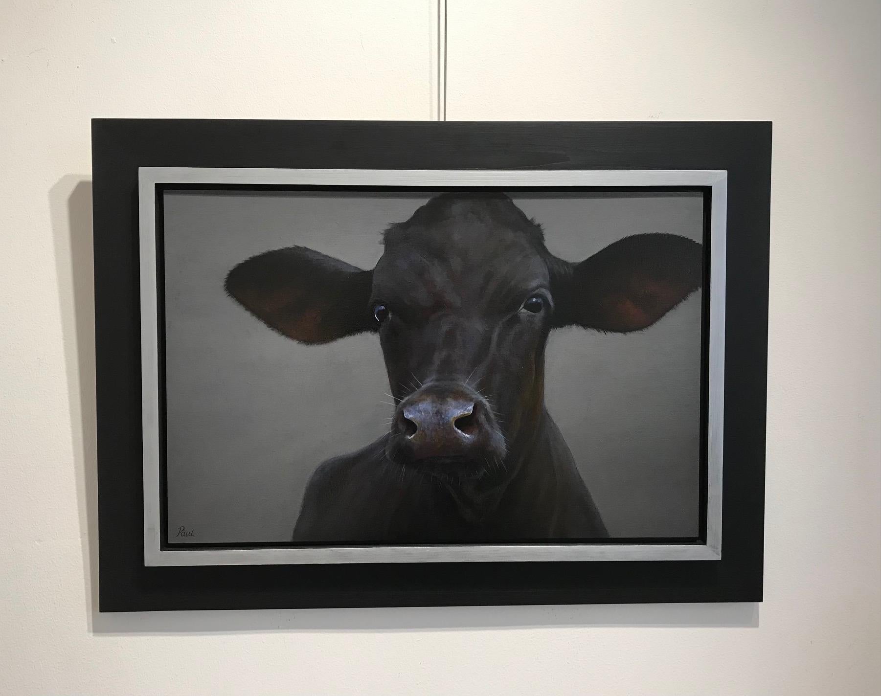 Portrait 431 Peinture à l'huile contemporaine néerlandaise d'un veau, vache - Painting de Paul Jansen