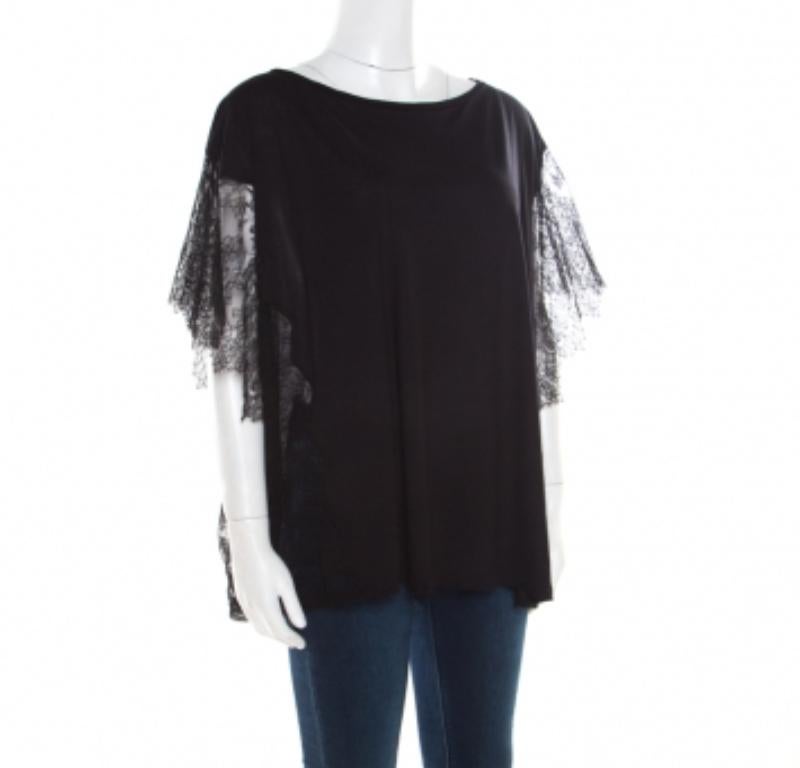 Questo top di Paul & Joe è adatto a chi ama la moda rilassata in alcune giornate. È realizzato con tessuti di qualità e progettato in stile oversize con maniche a kimono in pizzo. Puoi abbinarlo a jeans skinny e tacchi.