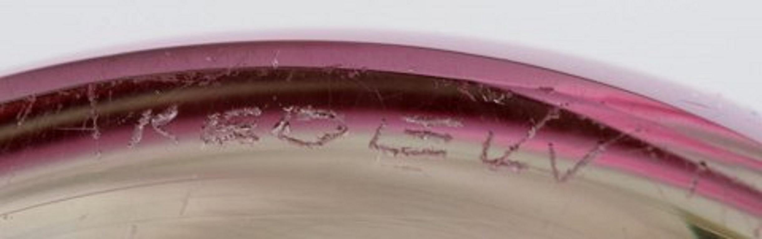 Paul Kedelv for Flygsfors, Pink Bowl in Asymmetric Shape, Swedish Design, 1955 In Good Condition For Sale In København, Copenhagen