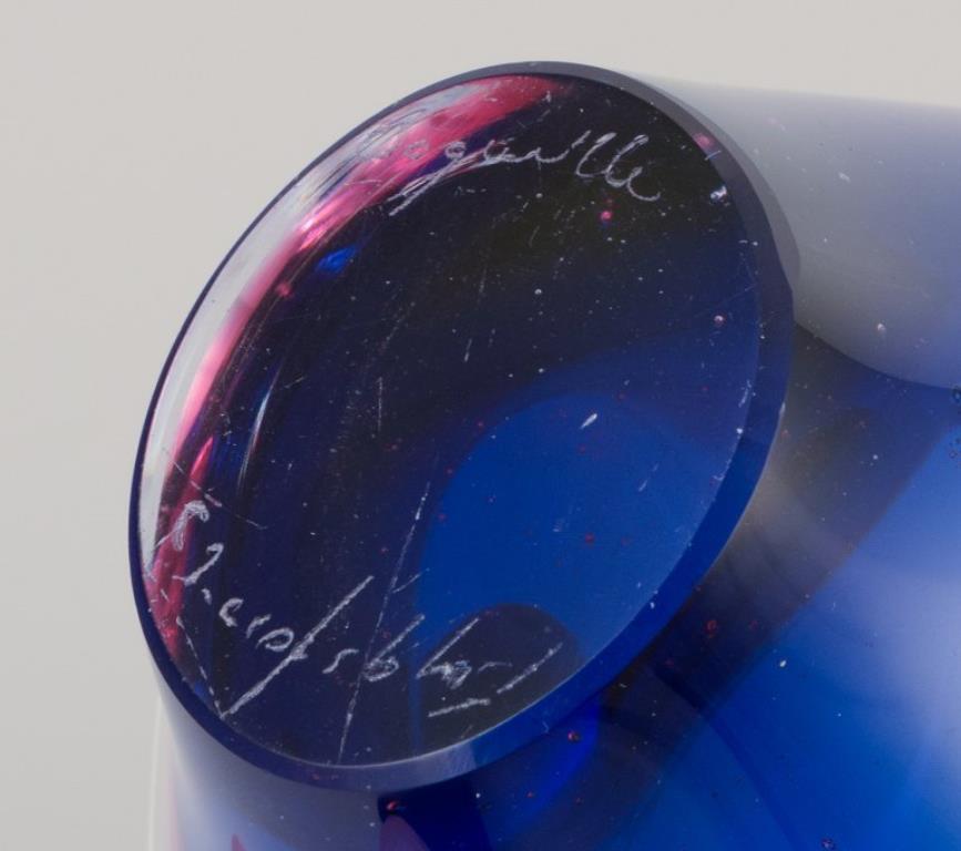 Verre d'art Paul Kedelv pour Flygsfors, Suède. Deux vases en verre d'art Coquille Fantasia. en vente