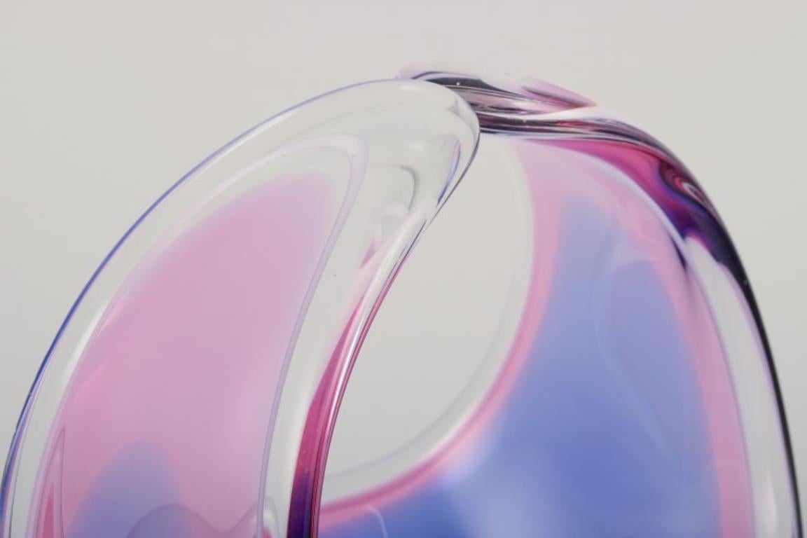 Paul Kedelv pour Flygsfors, Suède. Deux vases en verre d'art Coquille Fantasia. en vente 2
