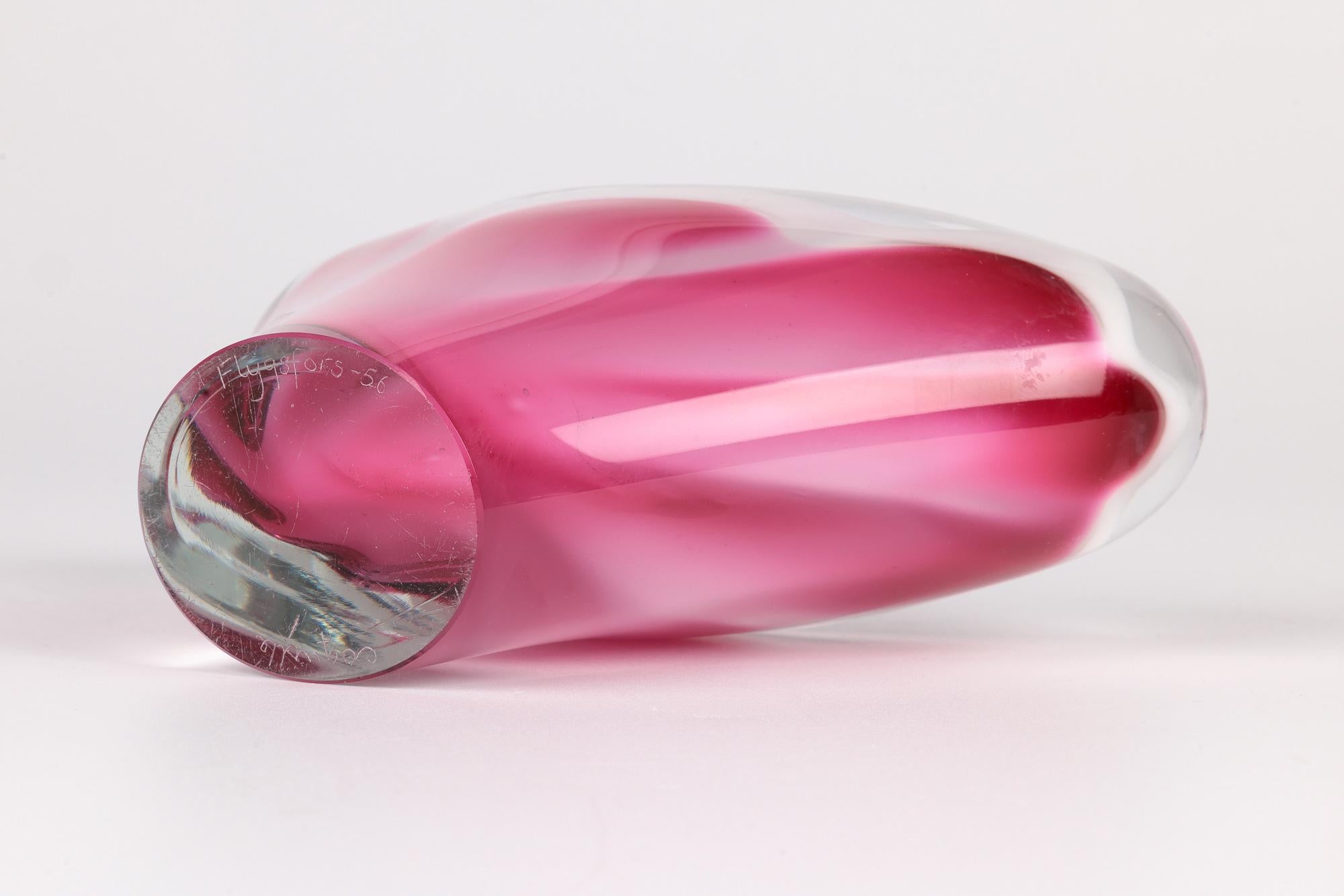 Svedese Paul Kedelv Vaso in vetro rosa svedese di metà secolo Flygsfors Coquille in vendita