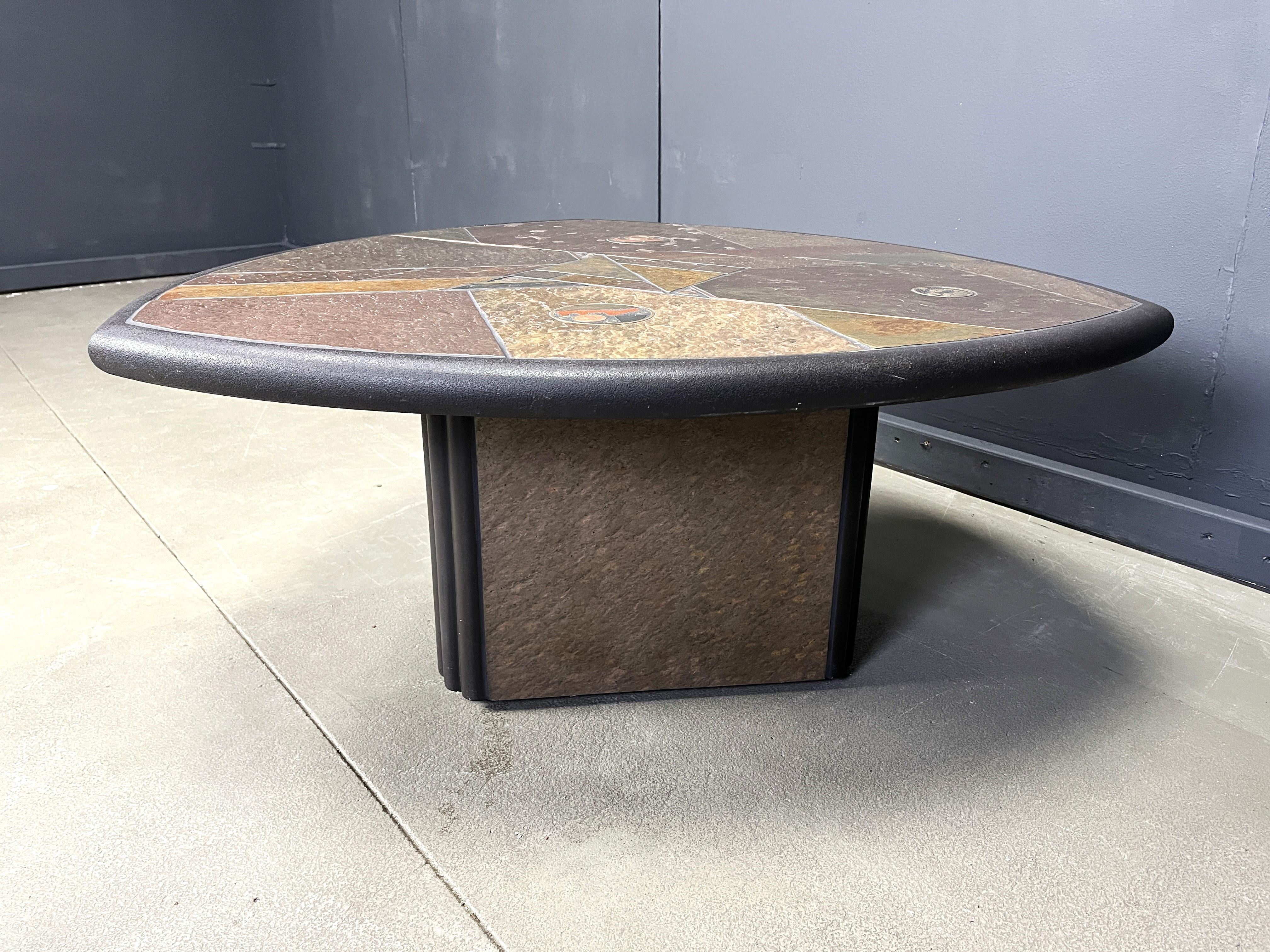 Paul Kingma attributed triangular coffee table, 1980s 3