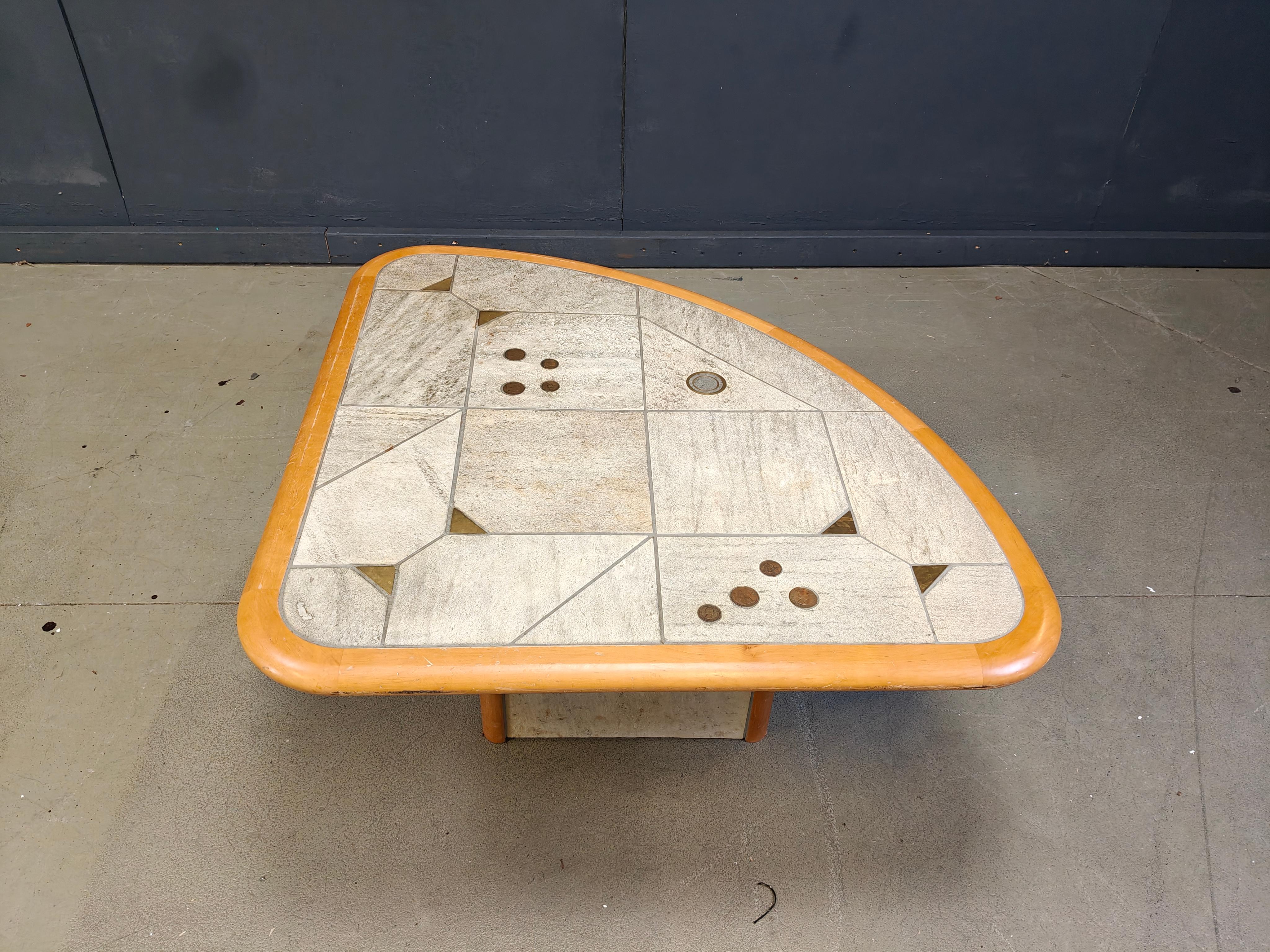 Tavolino triangolare attribuito a Paul Kingma, anni '80 in vendita 5