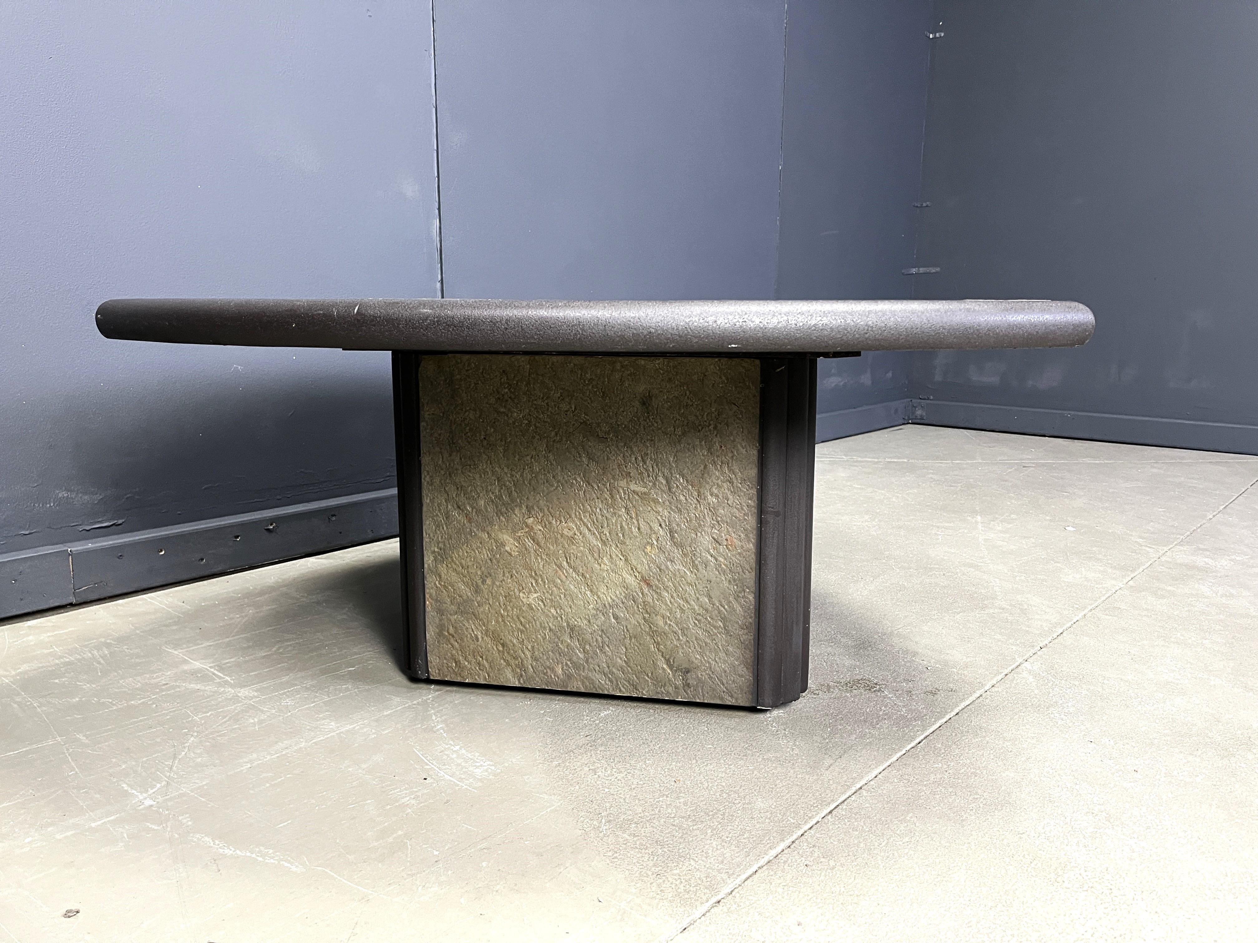Paul Kingma attributed triangular coffee table, 1980s 1