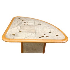 Mesa de centro triangular atribuida a Paul Kingma, años 80