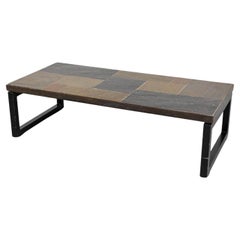 Table basse en ardoise en mosaïque insérée d'inspiration Paul Kingma avec cadre en métal plaqué