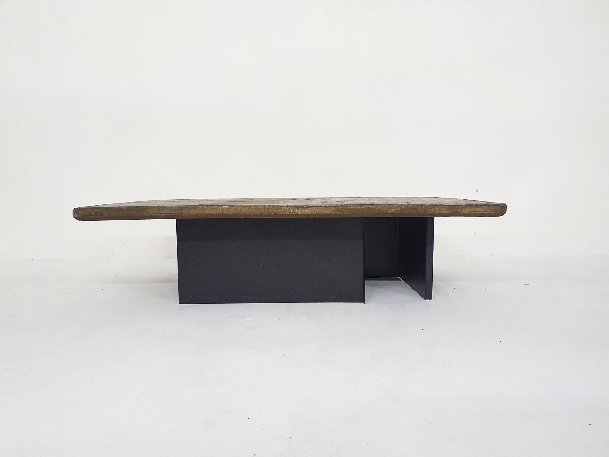 Paul Kingma Stone Coffee Table, the Netherlands 1981 In Good Condition For Sale In Amsterdam, NL