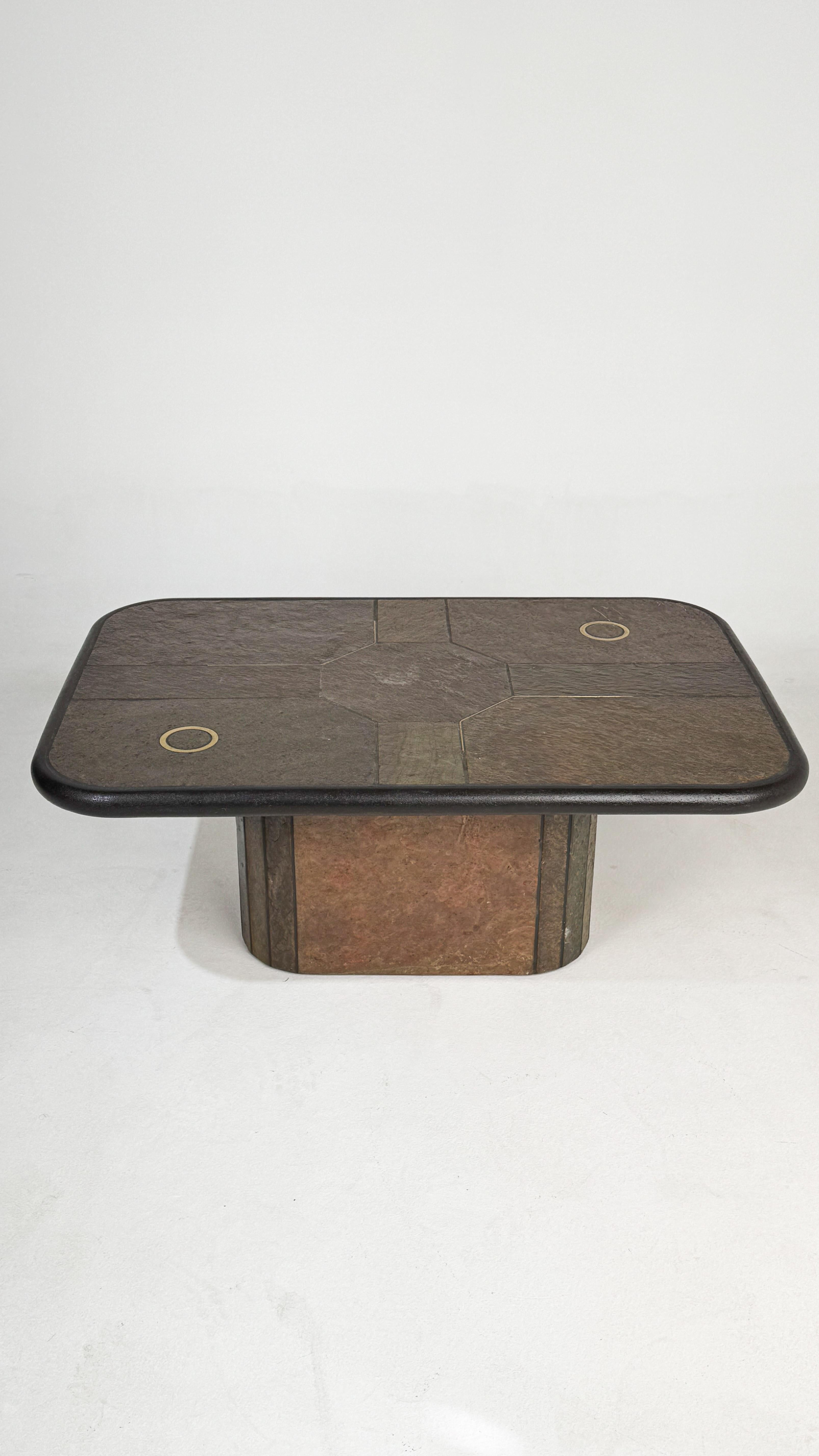 Pierre Table basse brutaliste Paul Kingma en vente