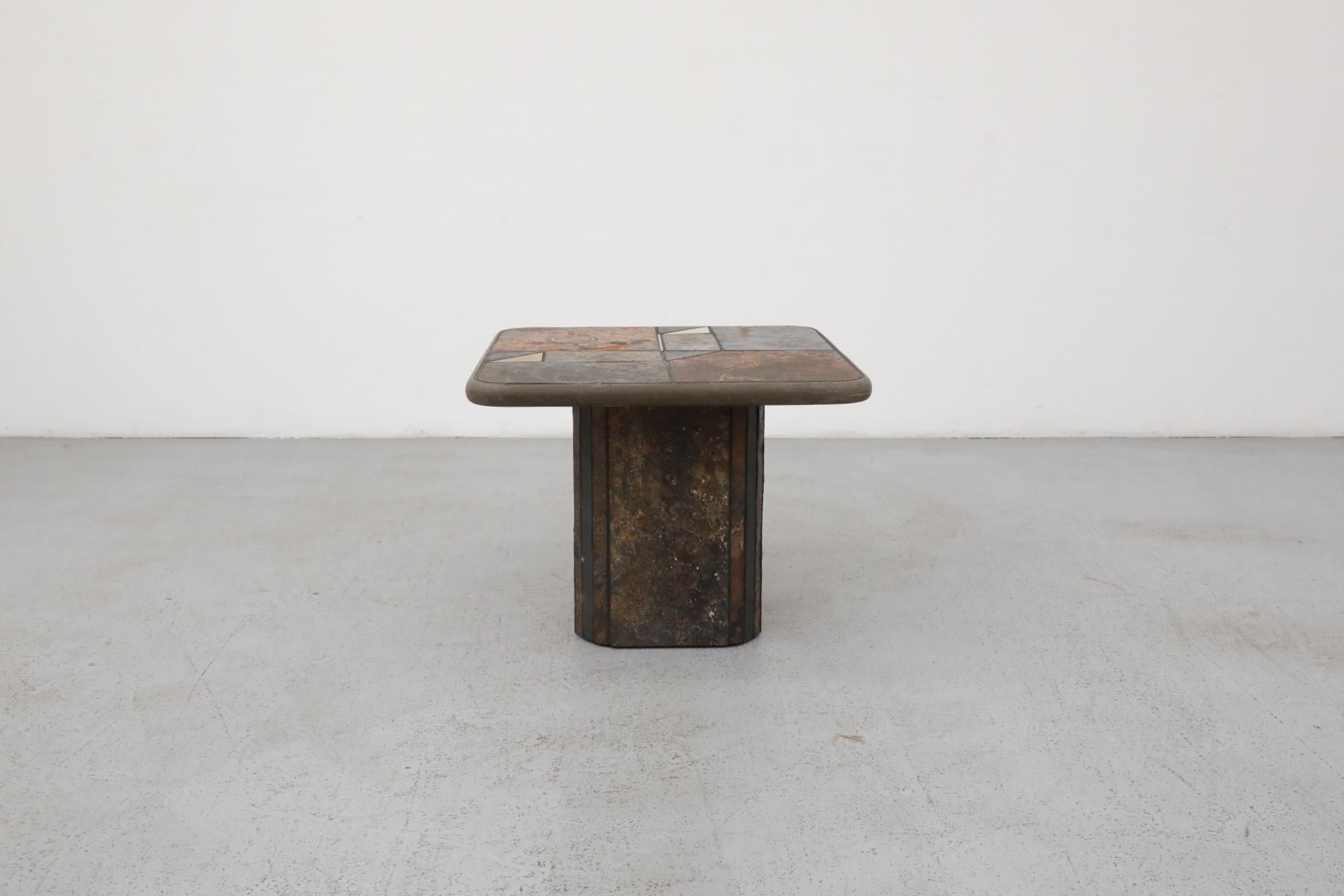 Paul Kingma Style Stone Mosaic Pedestal Side Table with Decorative Brass Detail In Good Condition For Sale In Los Angeles, CA