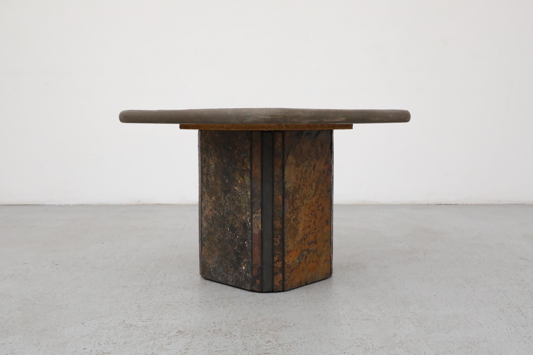 Paul Kingma Style Stone Mosaic Pedestal Side Table with Decorative Brass Detail For Sale 3