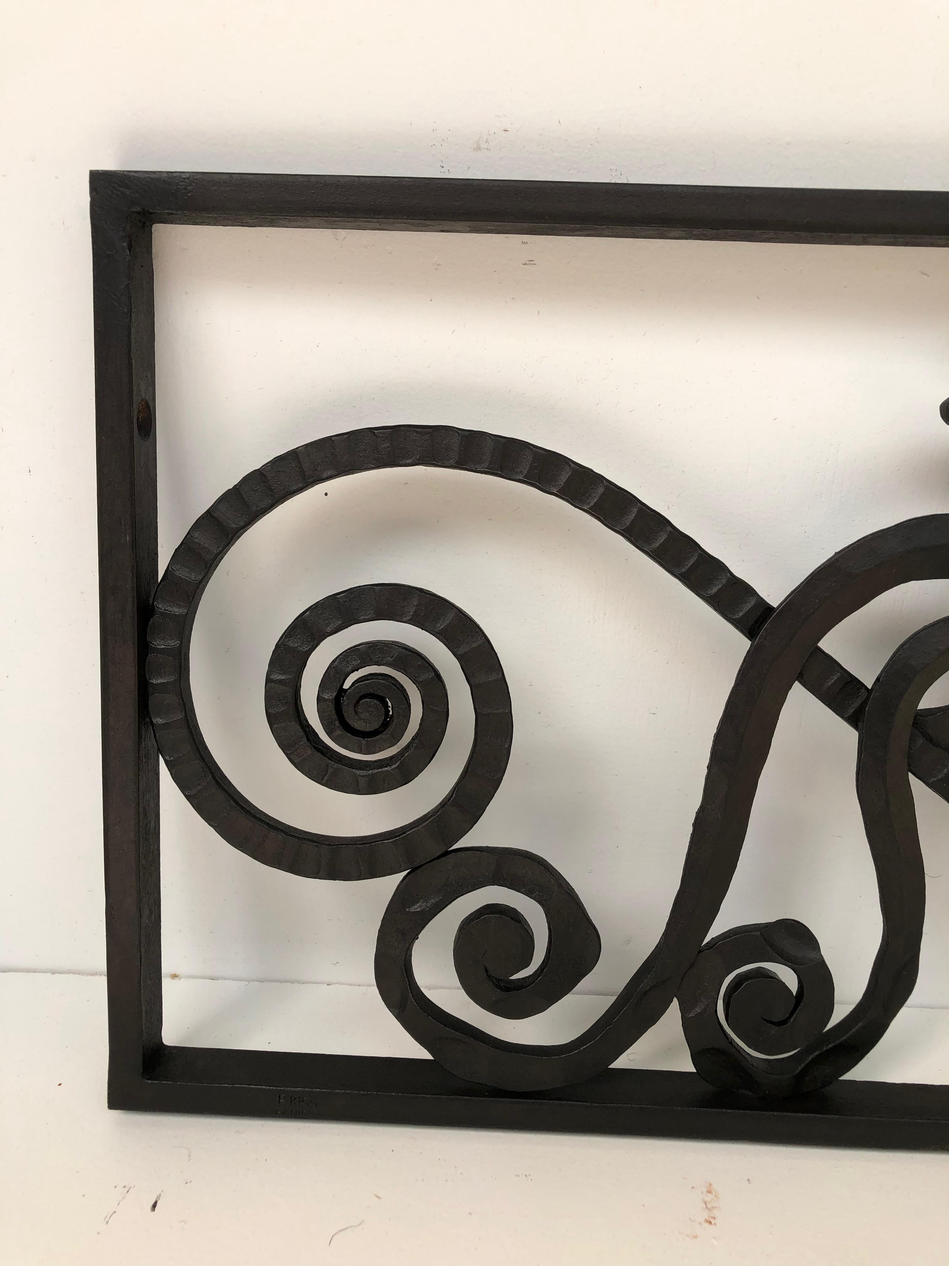 2 éléments décoratifs de porte en fer forgé Art Déco Paul Kiss en vente 5