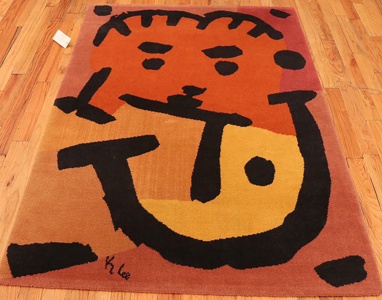 After Paul Klee Artist Rug. Size: 4 ft 8 in x 6 ft 6 in In Excellent Condition For Sale In New York, NY