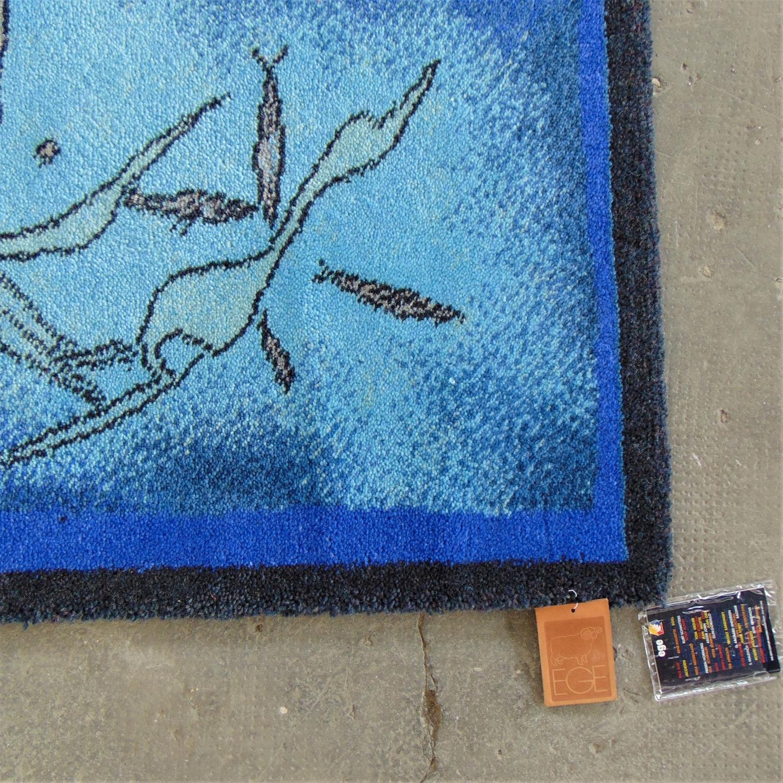It is a small sized (120 x 80 cm // 2'8 x 4') work of art, that can be used as a tapestry as well.
The carpet is in pure new wool and still bears the original tags and labels. It has never been used.
Backing is jute and polypropylene.
Artline was