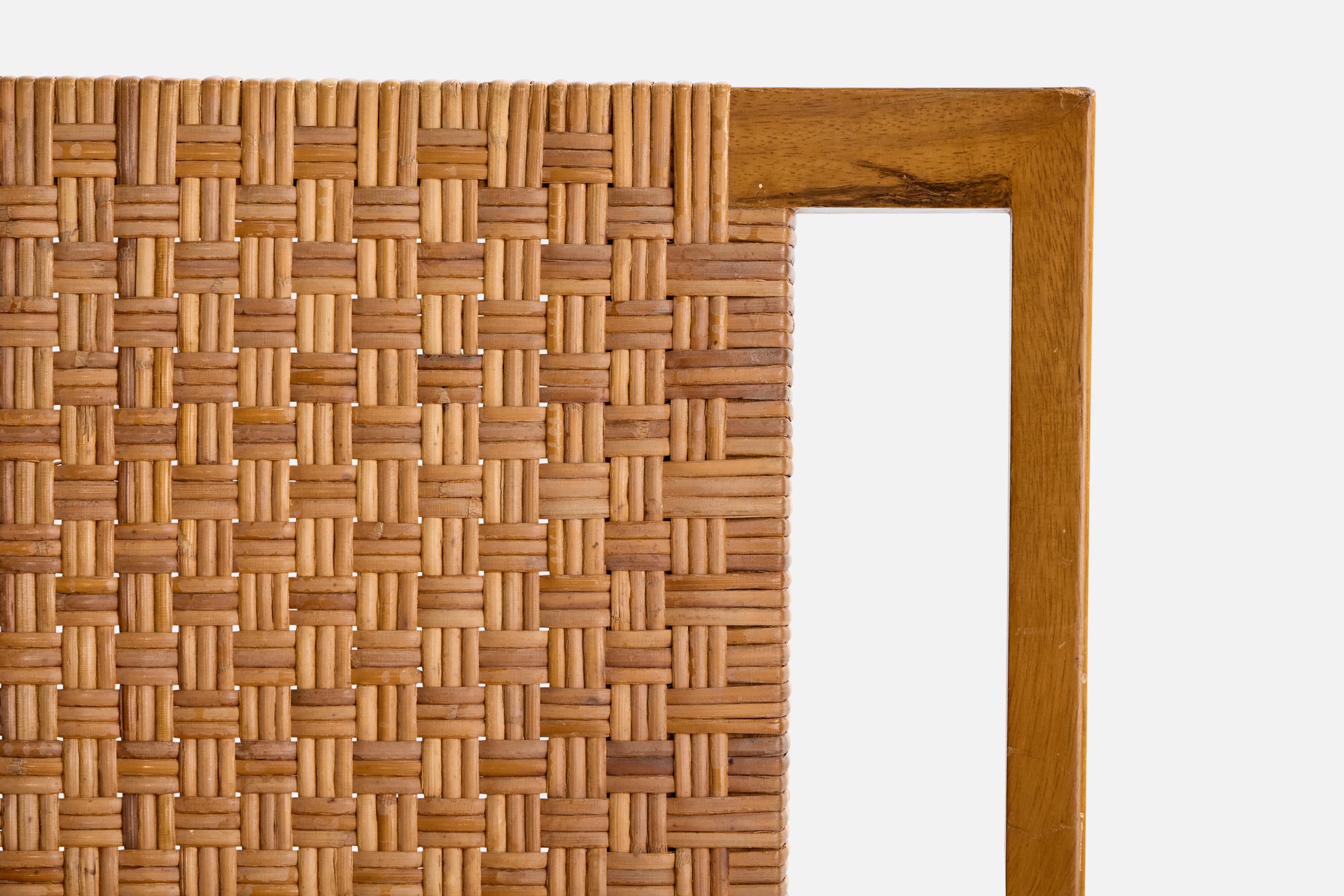 Mid-Century Modern Paul Laszlo Attribution, Lounge Chairs, Mahogany, Rattan, USA, 1950s For Sale
