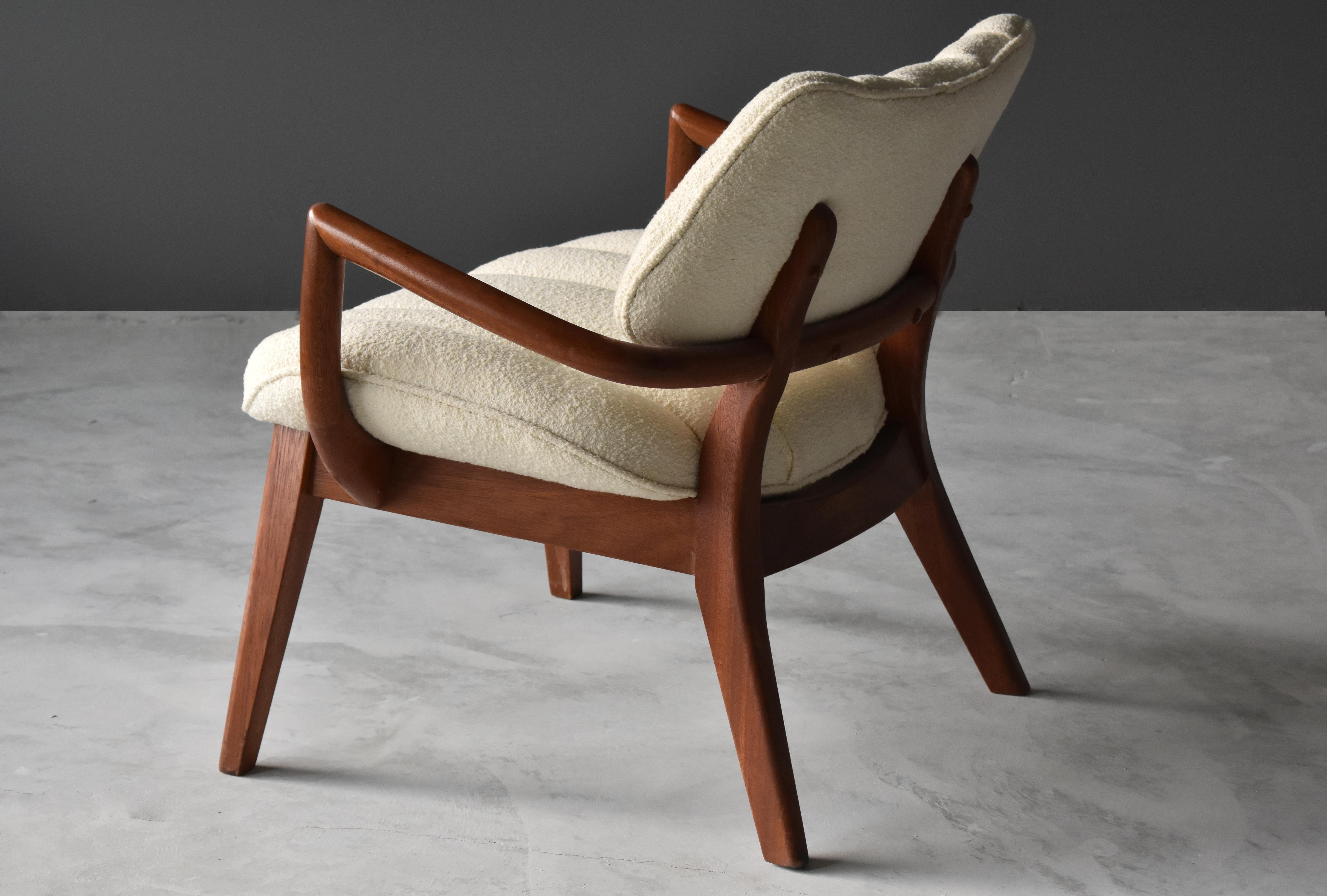 Paul László, (attribution) Lounge Chairs, Mahogany, White Fabric, 1940s America 1