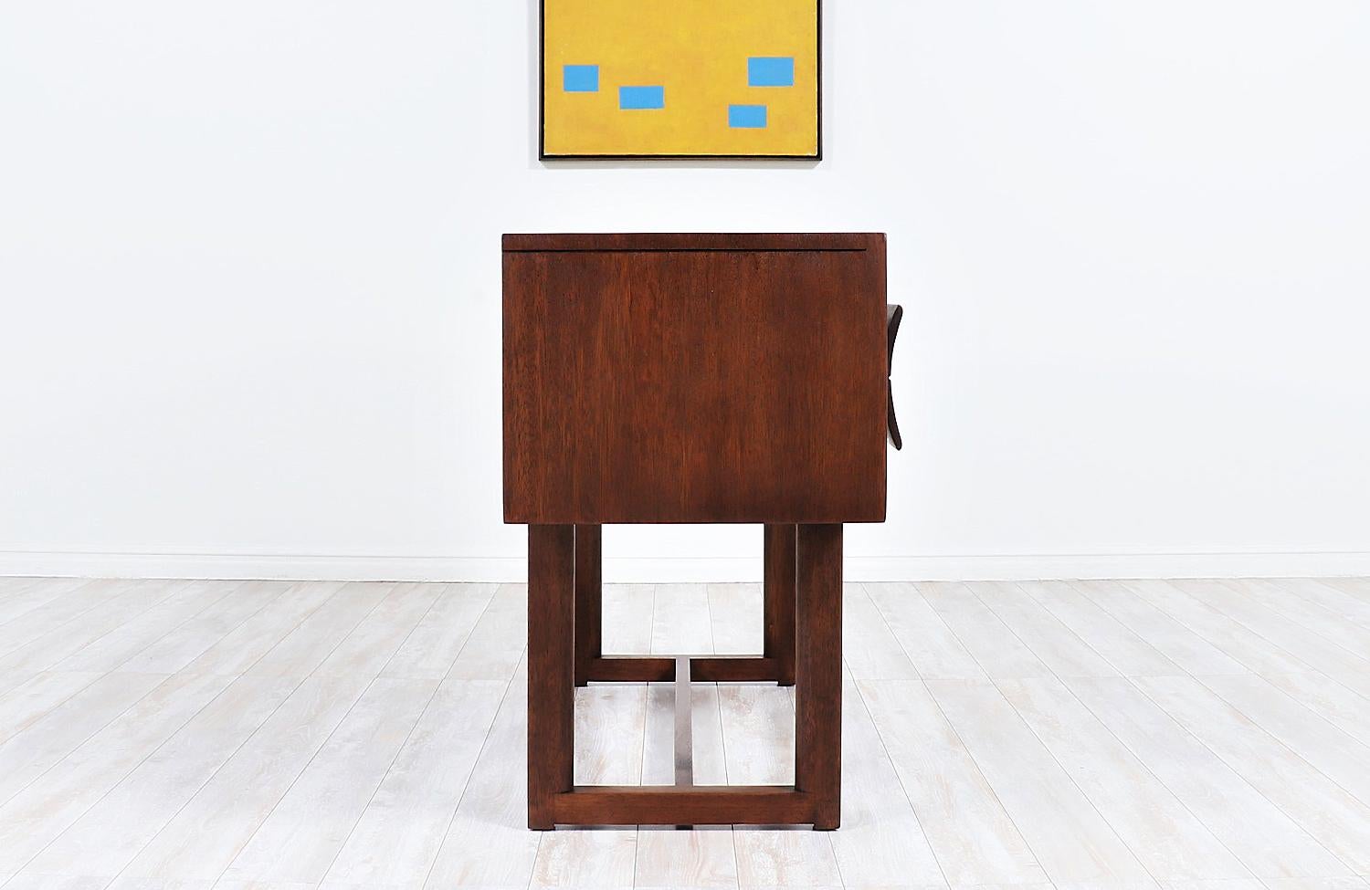 Mid-Century Modern Paul Laszlo Console Table for Brown Saltman