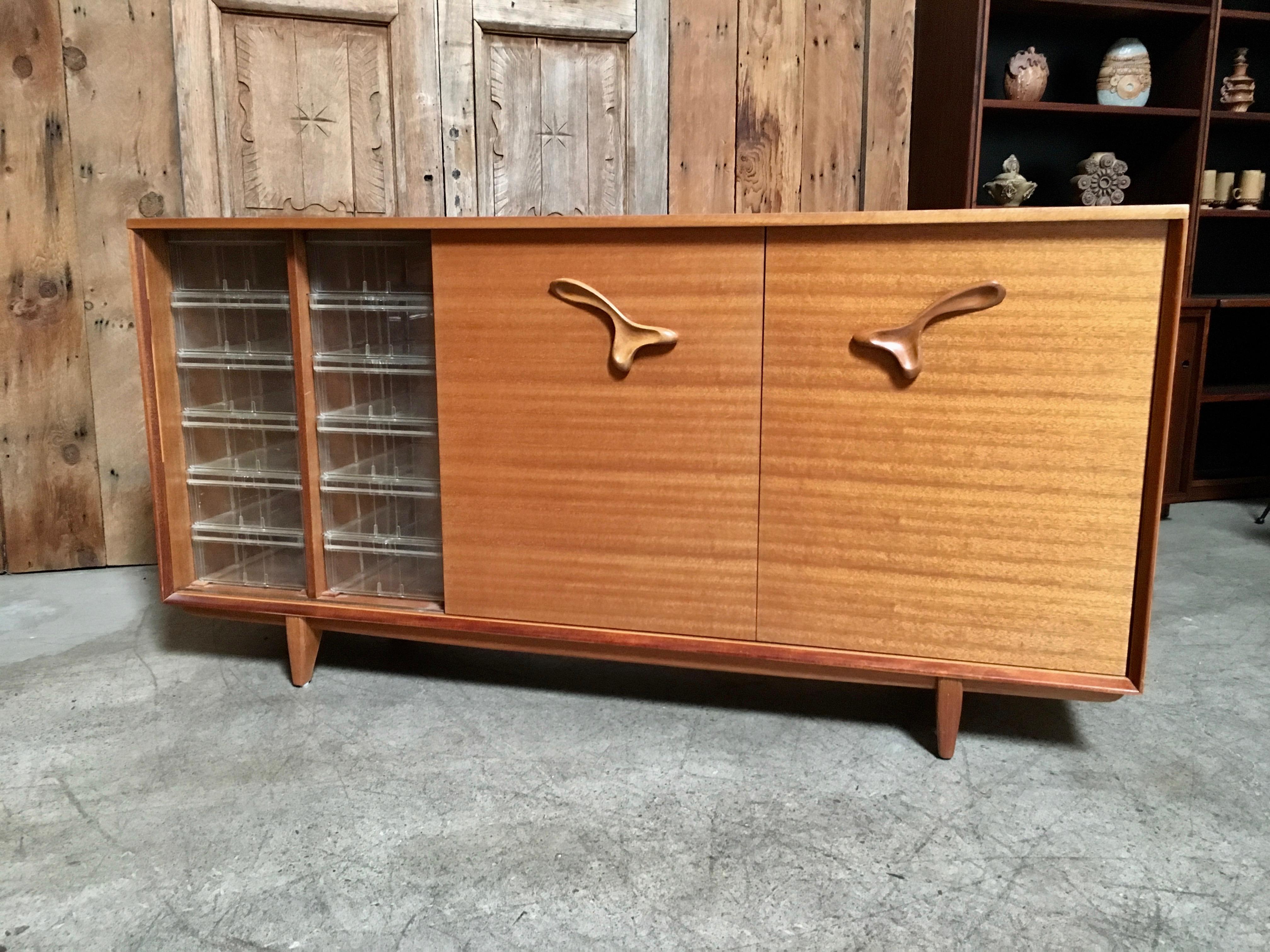 Mid-Century Modern Paul Laszlo for Brown and Saltman Credenza For Sale