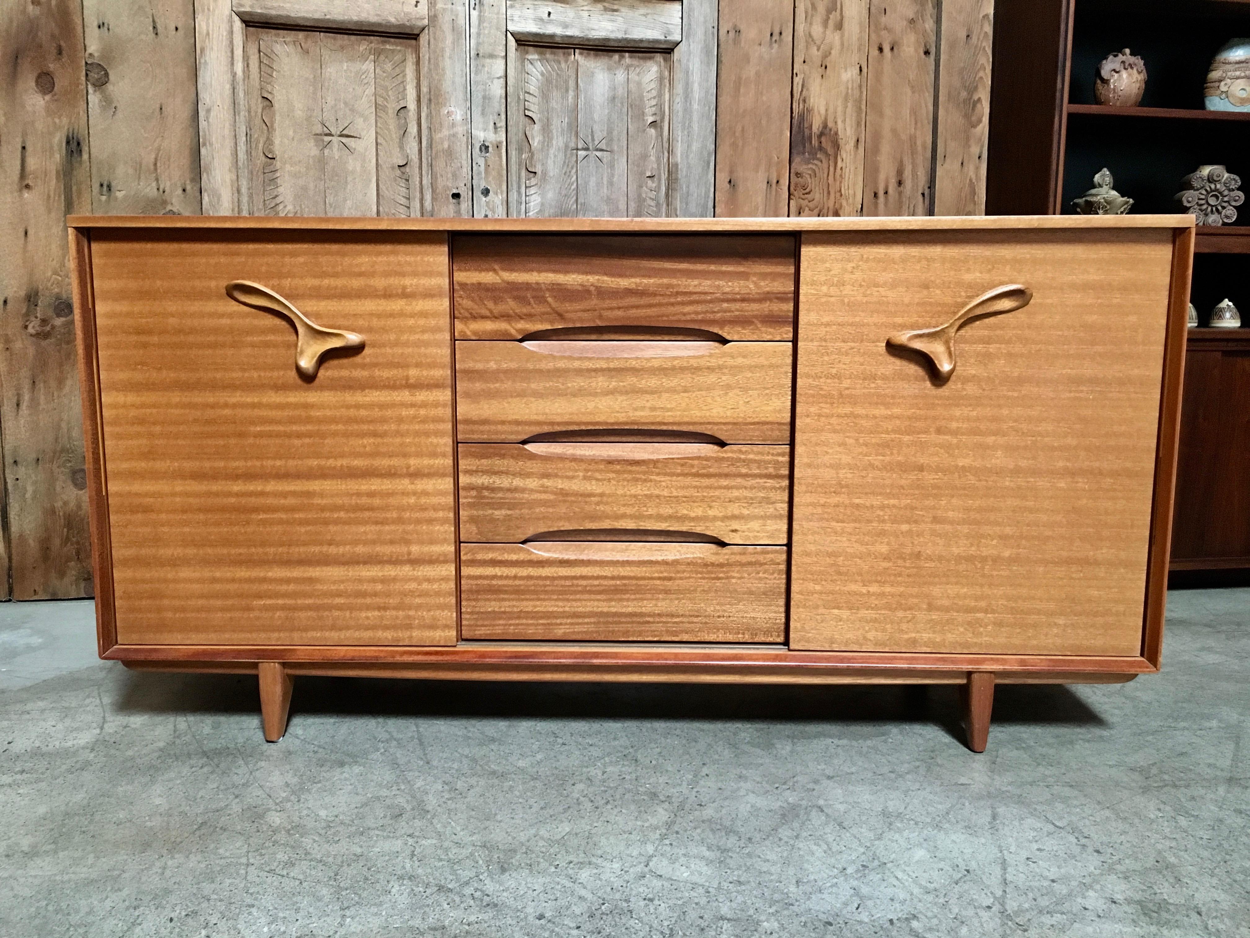 Paul Laszlo for Brown and Saltman Credenza In Good Condition For Sale In Denton, TX
