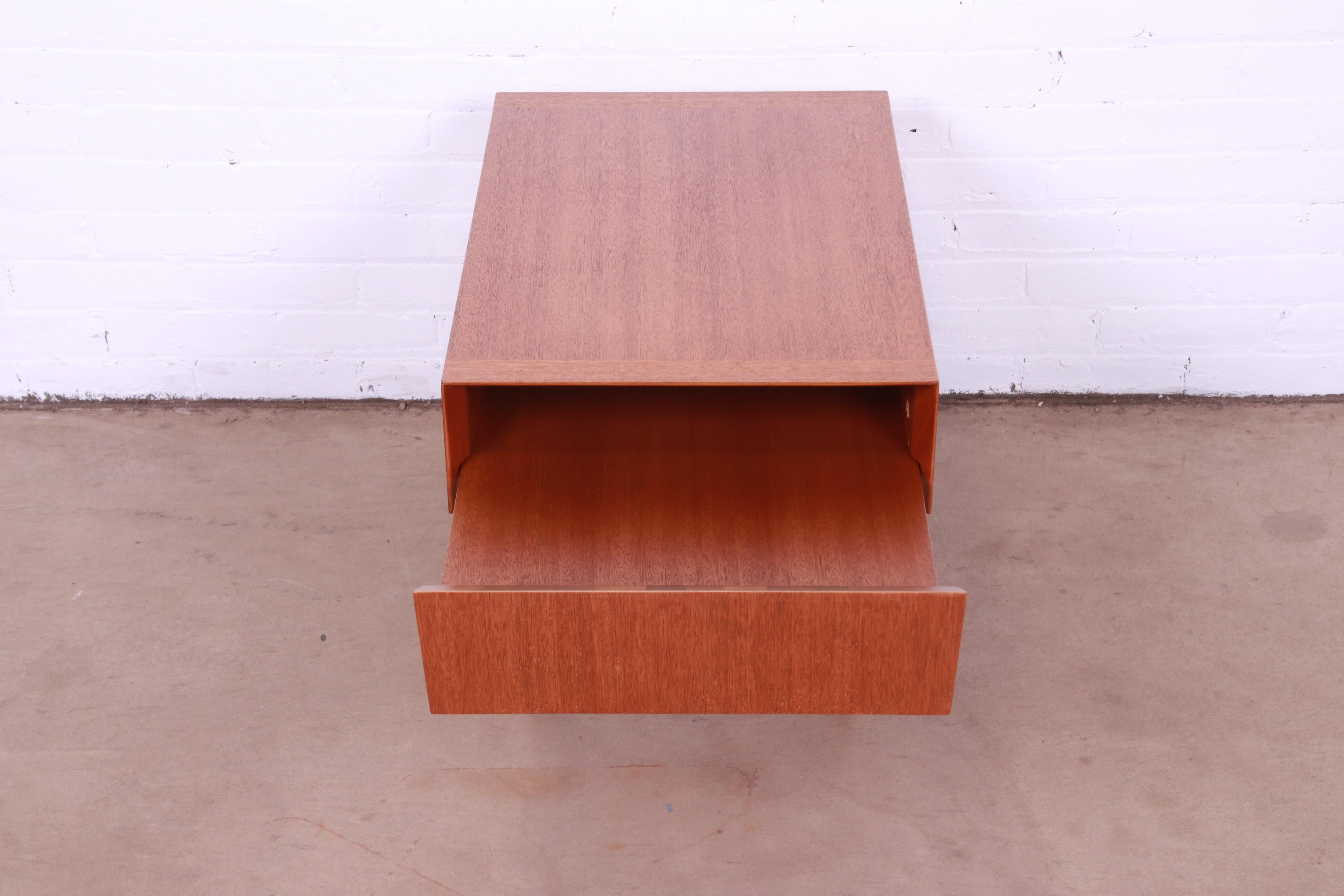 Paul Laszlo for Brown Saltman Mid-Century Modern Mahogany Side Table, Refinished 3