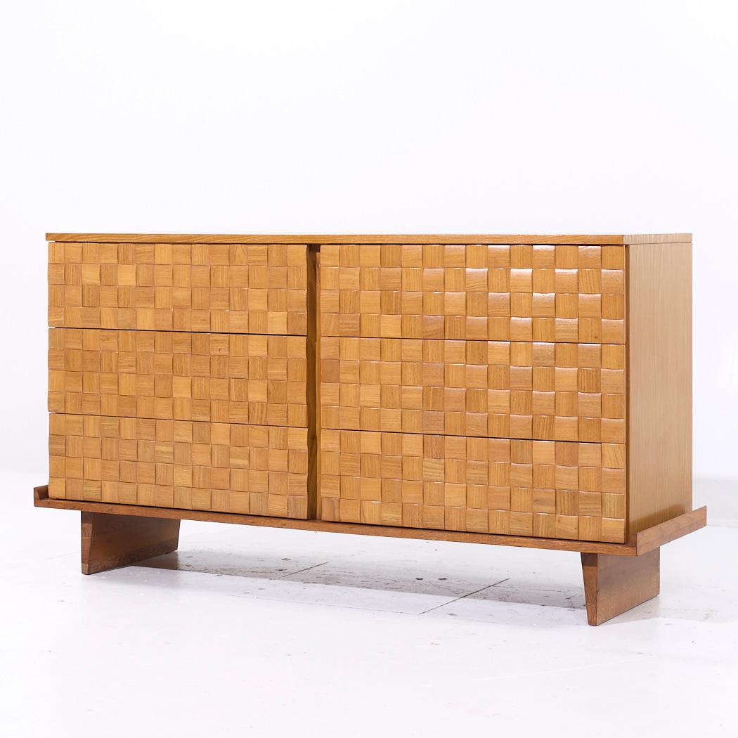 Mid-Century Modern Paul Laszlo for Brown Saltman Mid Century Oak Basketweave Dresser For Sale