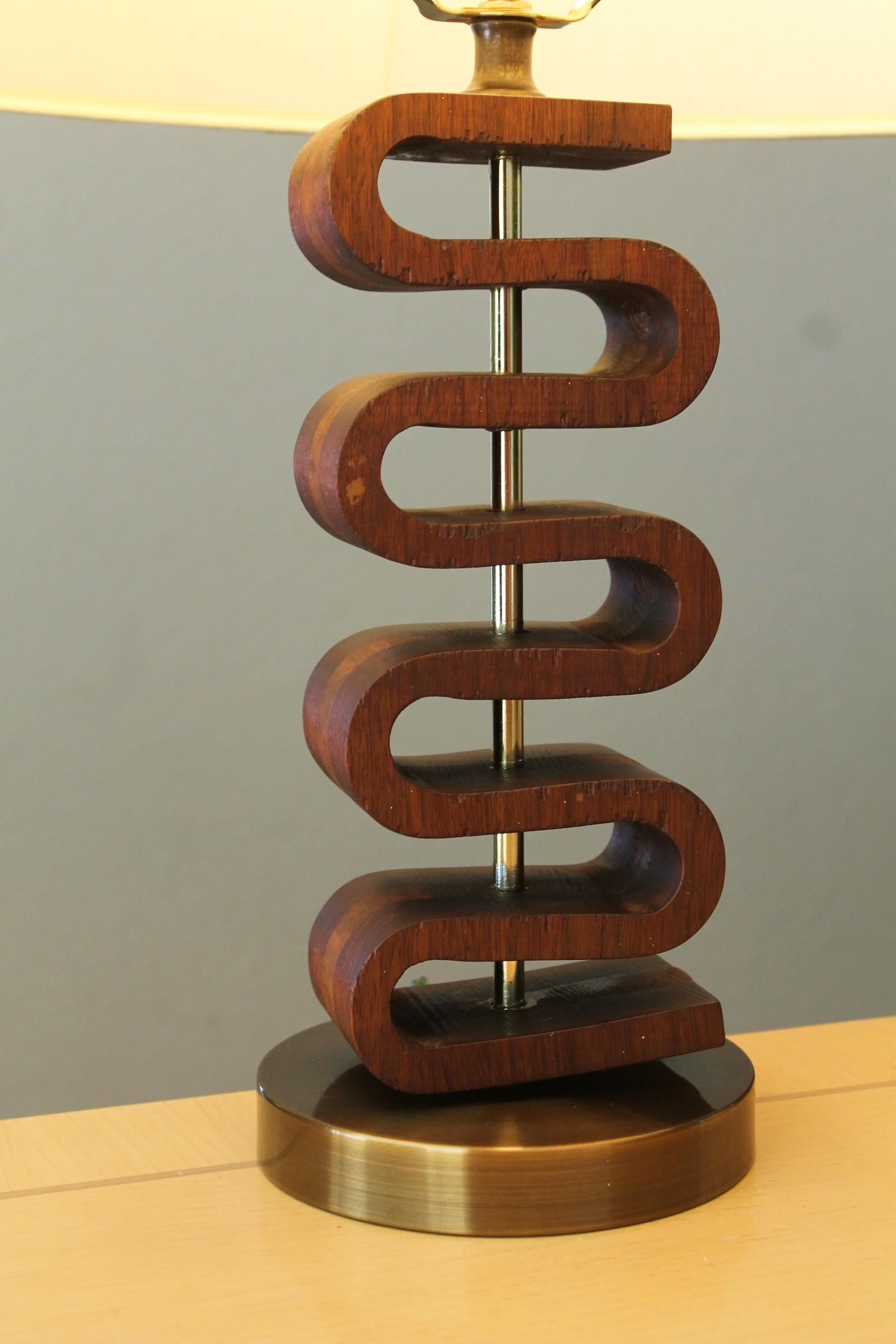 Skulpturale Paldao-Holz-Teakholz-Lampe Mid-Century Dänisch Modern Wilshire House 1950er Jahre (amerikanisch) im Angebot