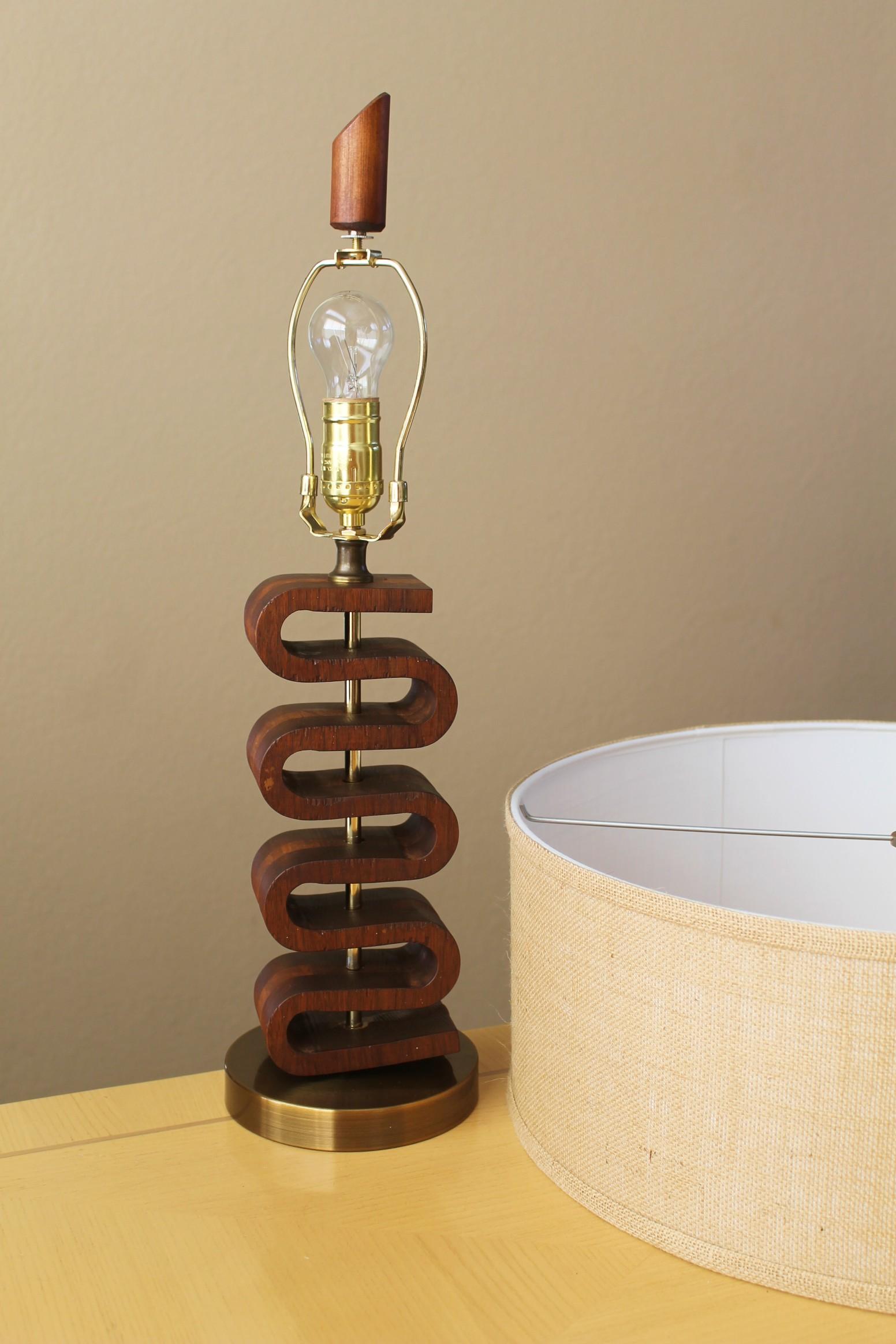 Skulpturale Paldao-Holz-Teakholz-Lampe Mid-Century Dänisch Modern Wilshire House 1950er Jahre im Angebot 2