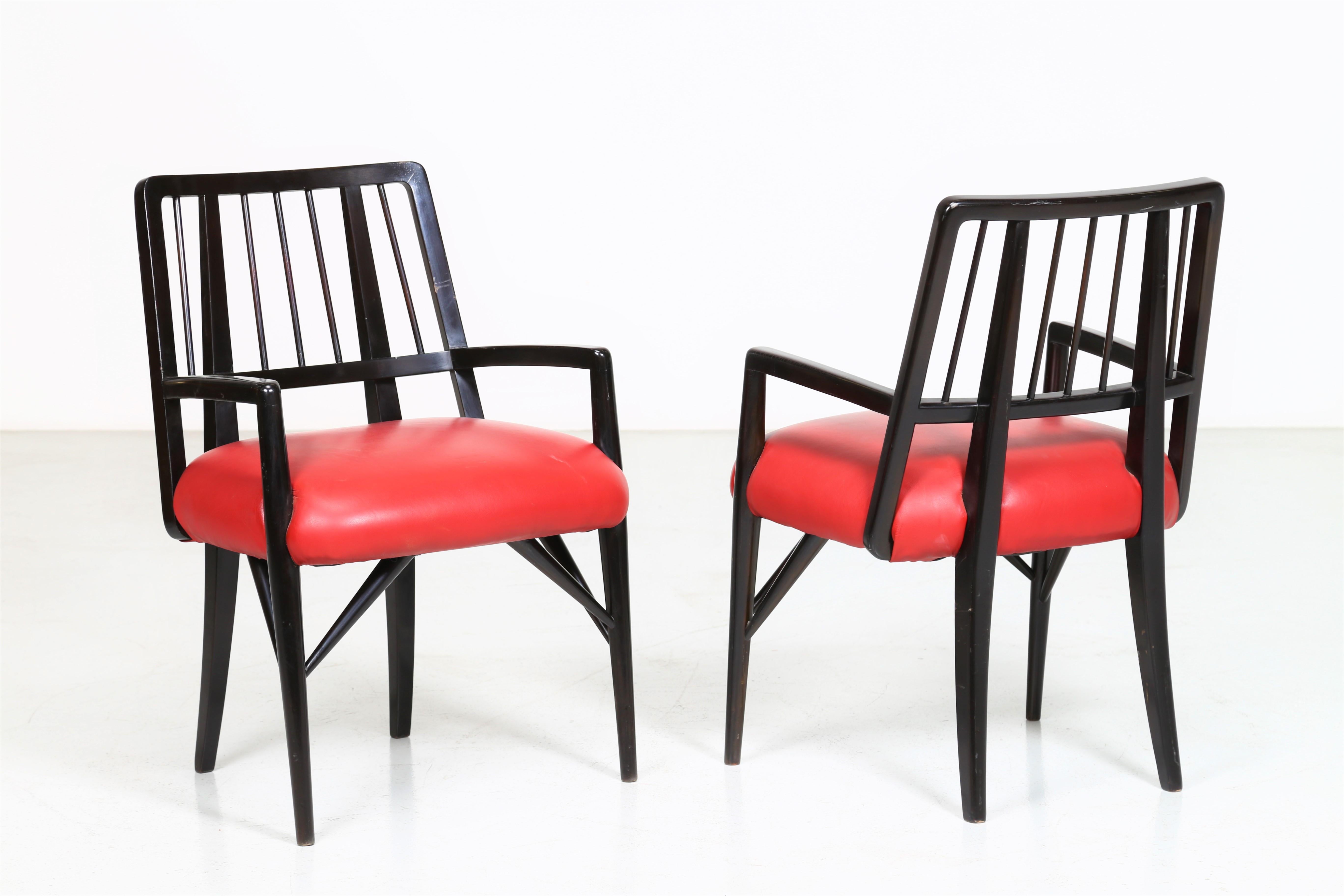 Satz von vier Stühlen aus schwarz lackiertem Holz von Paul Laszlo, 1950er Jahre im Angebot 1