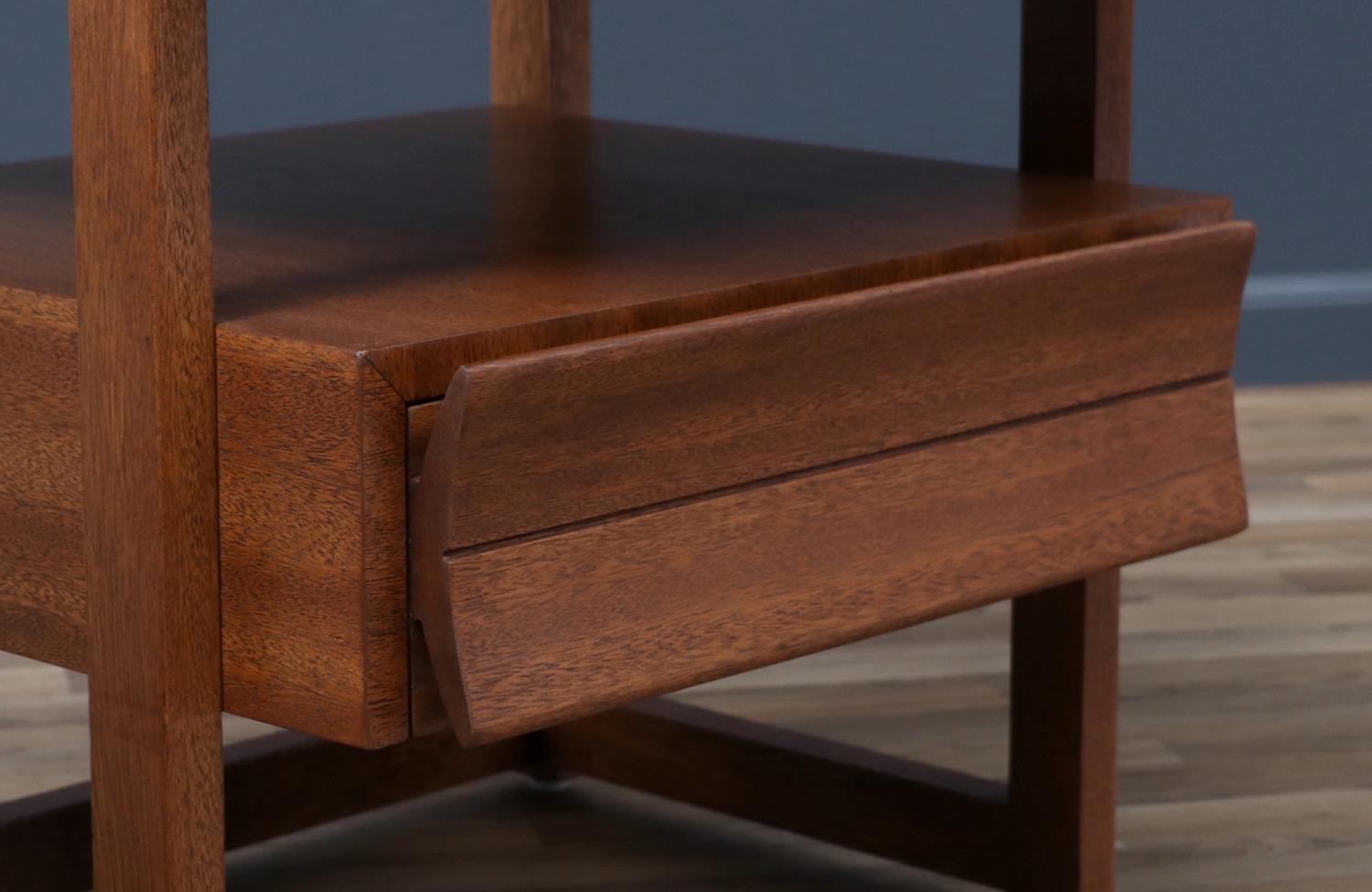 Walnut Expertly Restored - Paul Laszlo Two-Tier Night Stand for Brown Saltman For Sale