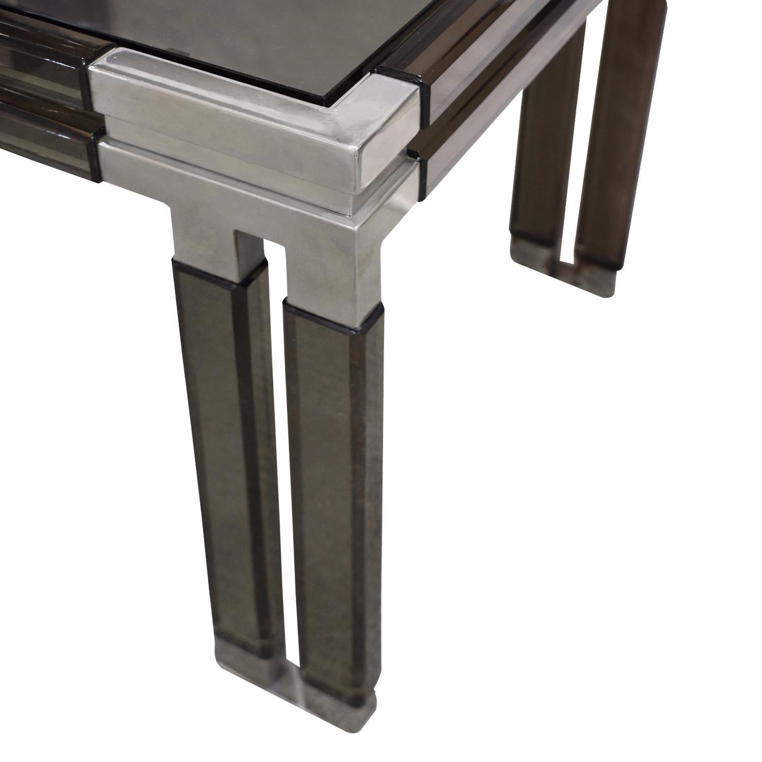 Américain Paul Laszlo table d'appoint chic en lucite fumée et chrome, 1983 en vente