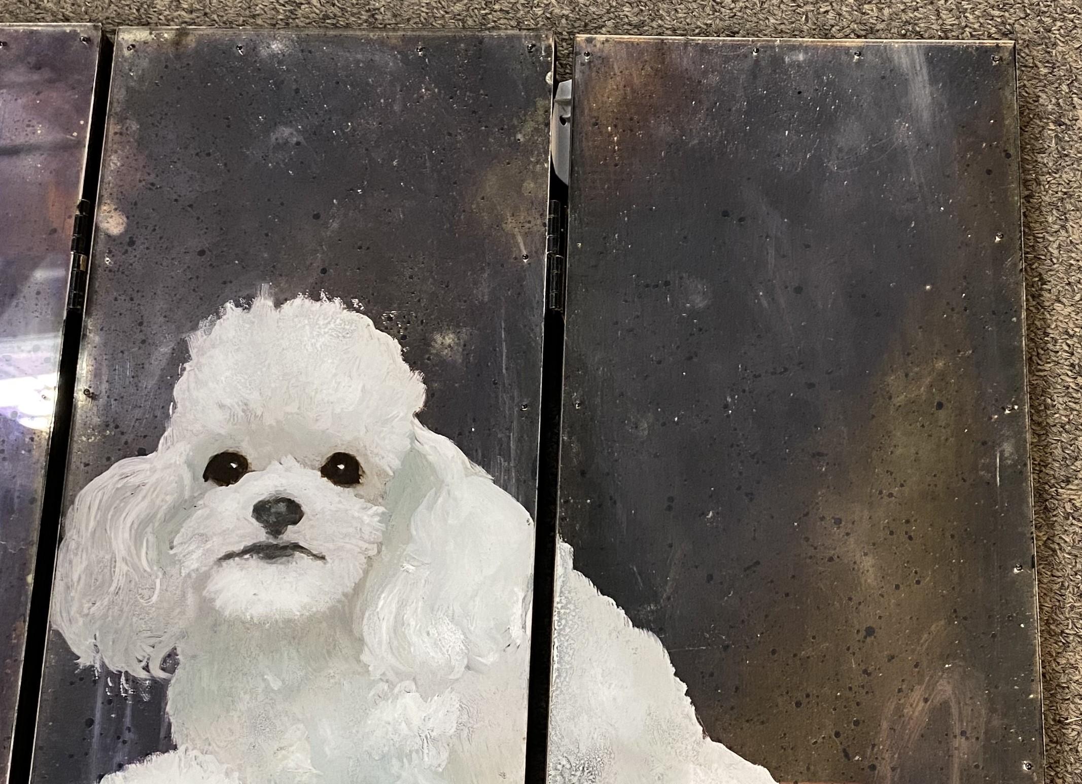 Paul Longenecker Ölgemälde auf verspiegelter Faltwand von 3 Miniatur Hunden (20. Jahrhundert) im Angebot