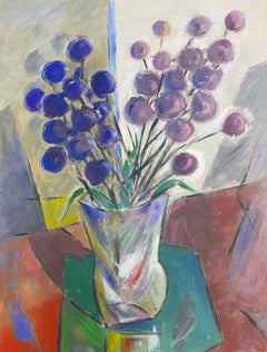 Peinture française des années 1960 - Fleurs bleues et violettes en alliage disposées dans un vase en verre