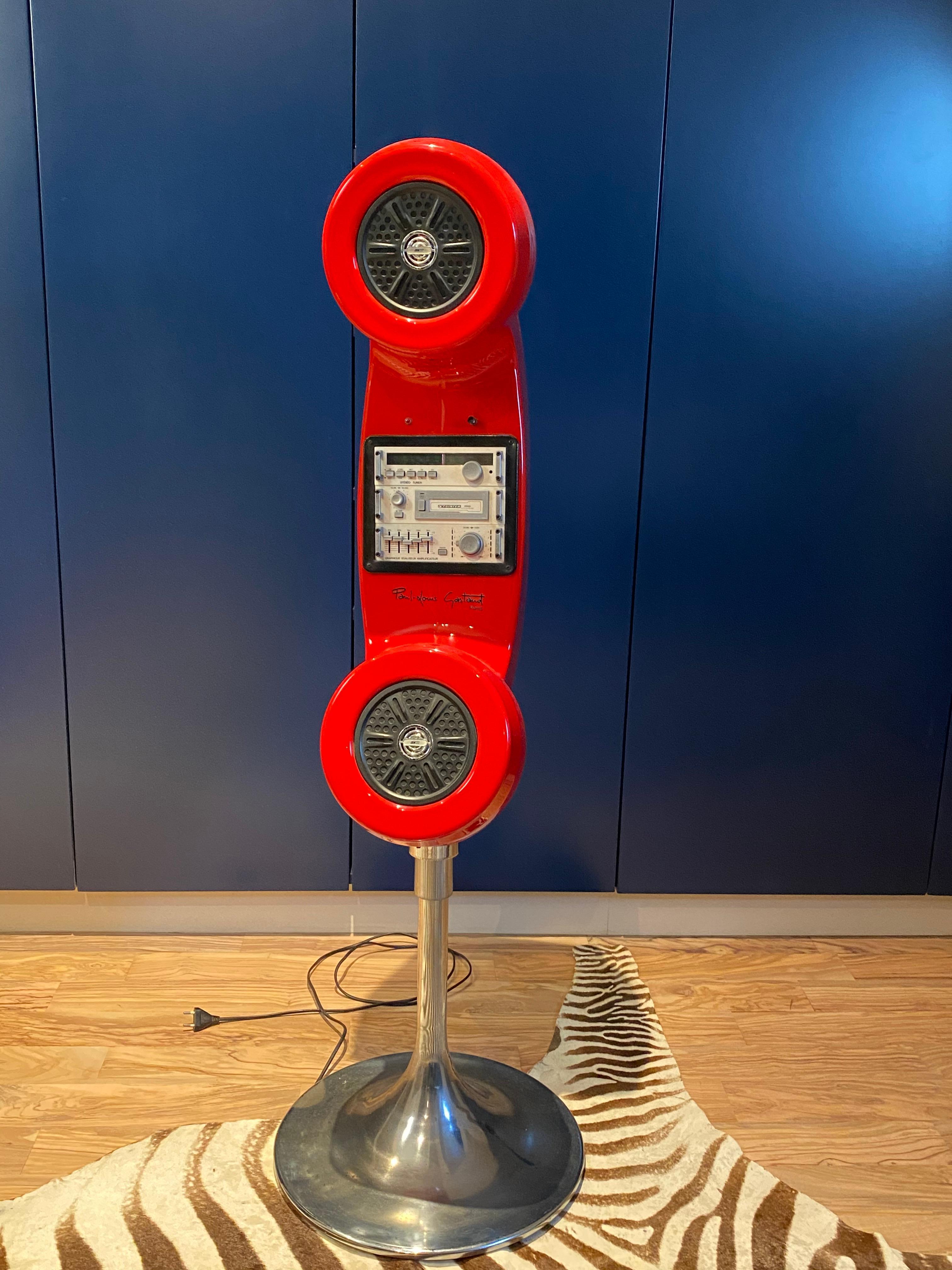 Paul Louis Gastaud (20th)
Telephone Radio/ K7

Hi-Fi system embedded in an ABS phone
Signed
Measures: H 126 × Ø 41 cm
Functional
Excellent condition
circa 1978
2400 euros.