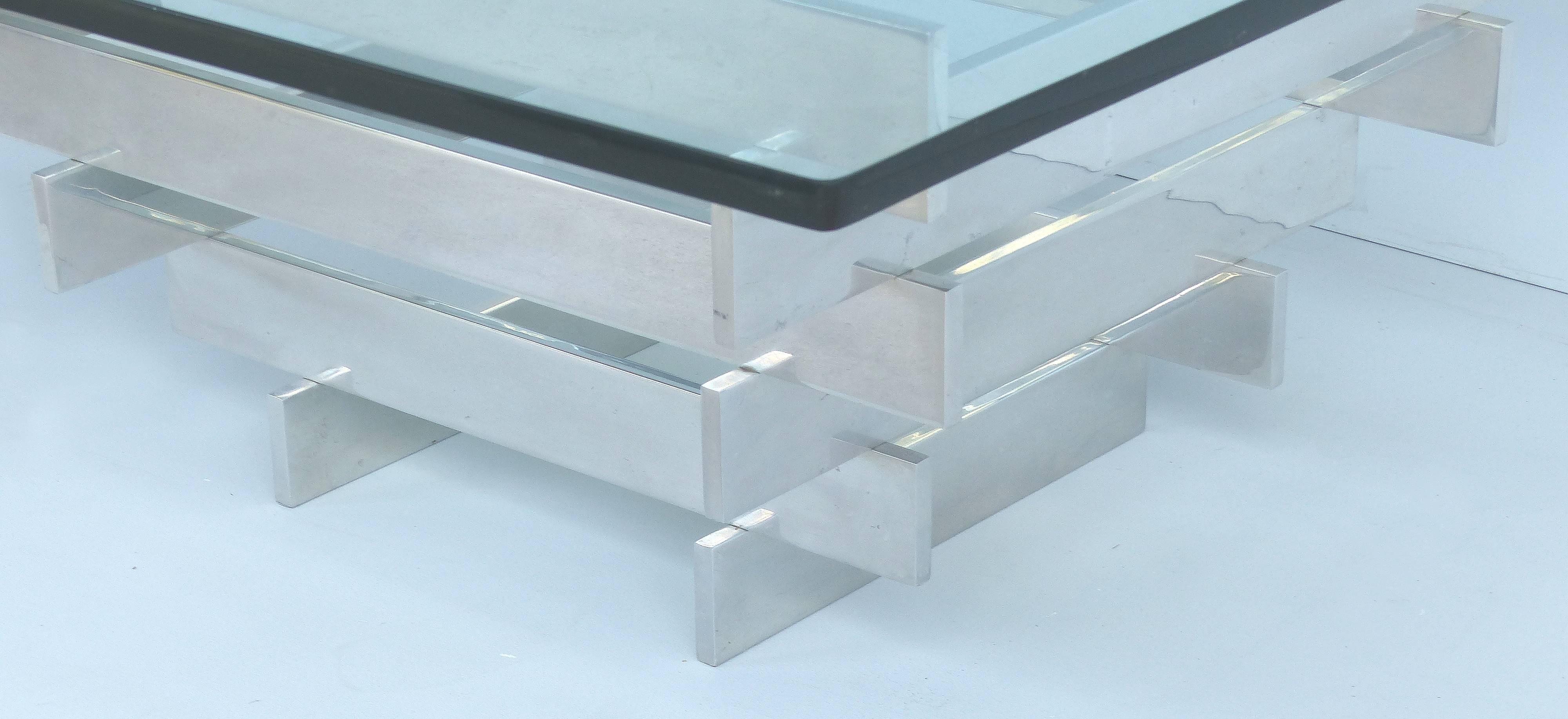 Table basse en aluminium et verre Paul Mayen pour Habitat

Nous vous proposons de considérer une table basse en aluminium et verre Paul Mayen pour Habitat stacked chrome. Cette pièce est un bel exemple du travail des designers des années 1970.
 