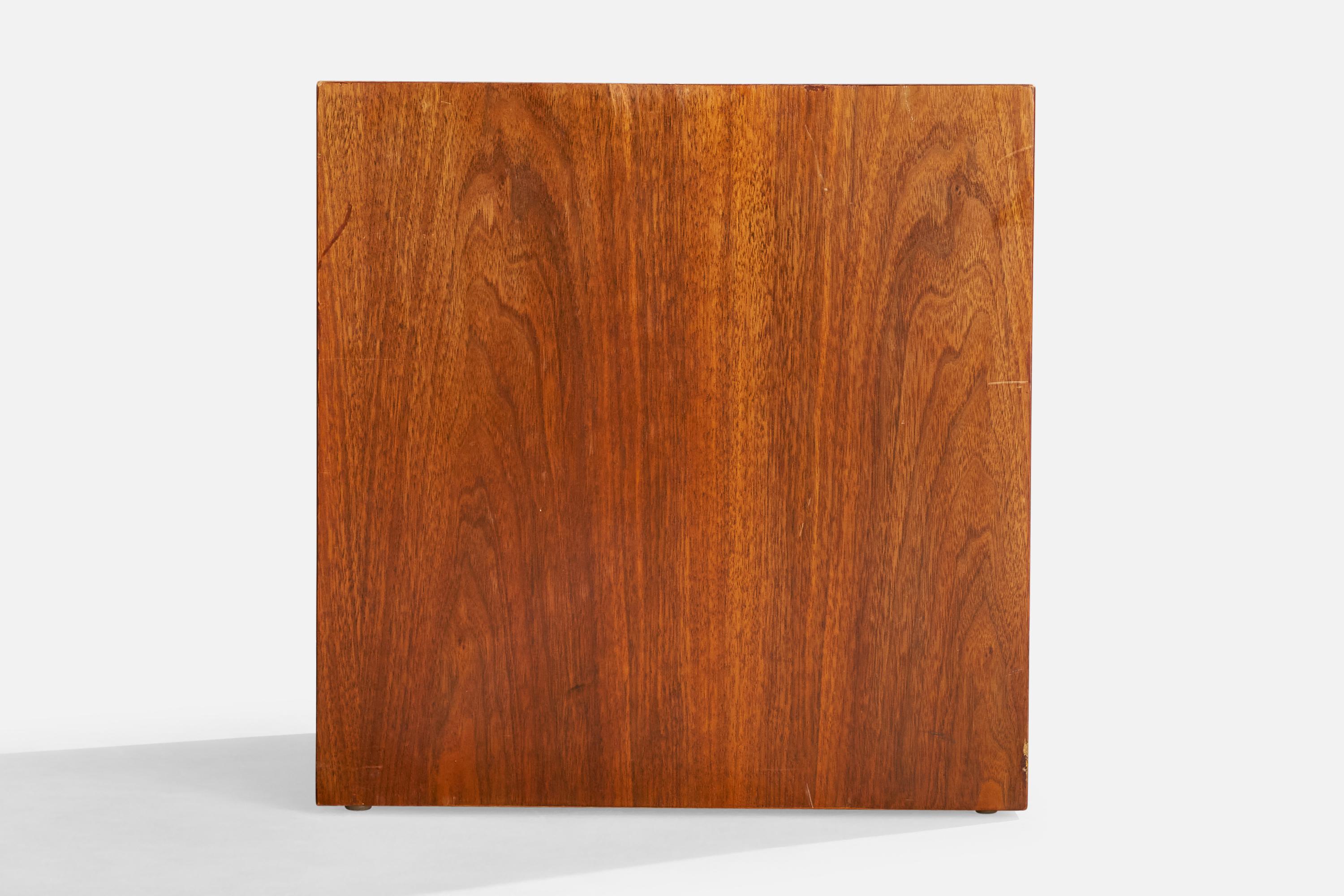 Attribution Paul Mayen, table d'appoint en chêne, États-Unis, 1970 État moyen - En vente à High Point, NC