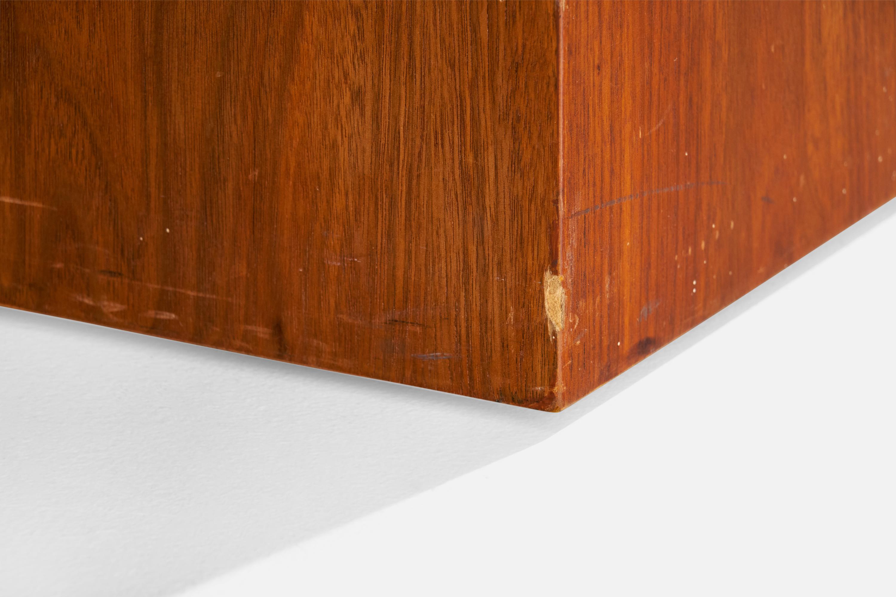 Attribution Paul Mayen, table d'appoint en chêne, États-Unis, 1970 en vente 1
