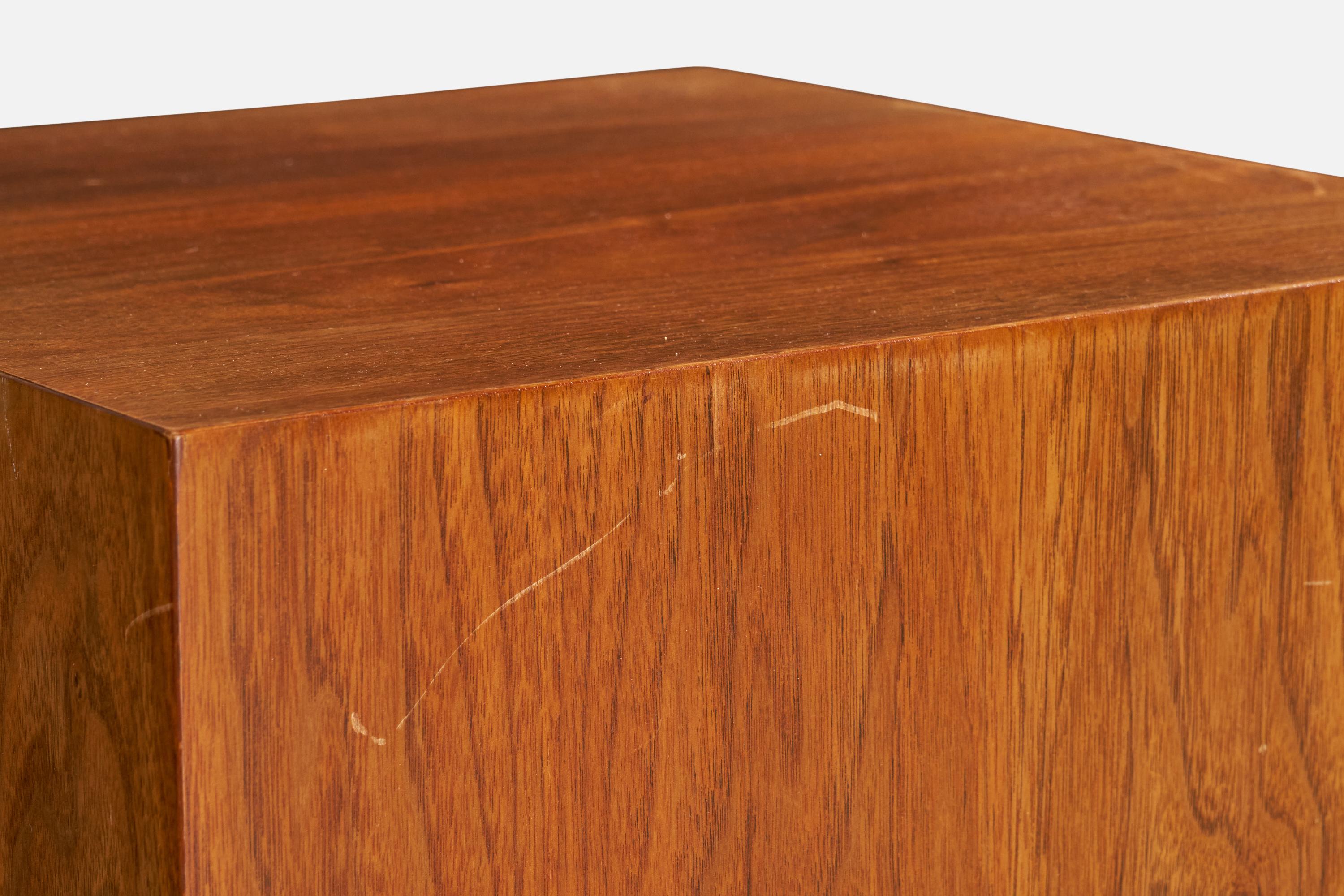 Attribution Paul Mayen, table d'appoint en chêne, États-Unis, 1970 en vente 2
