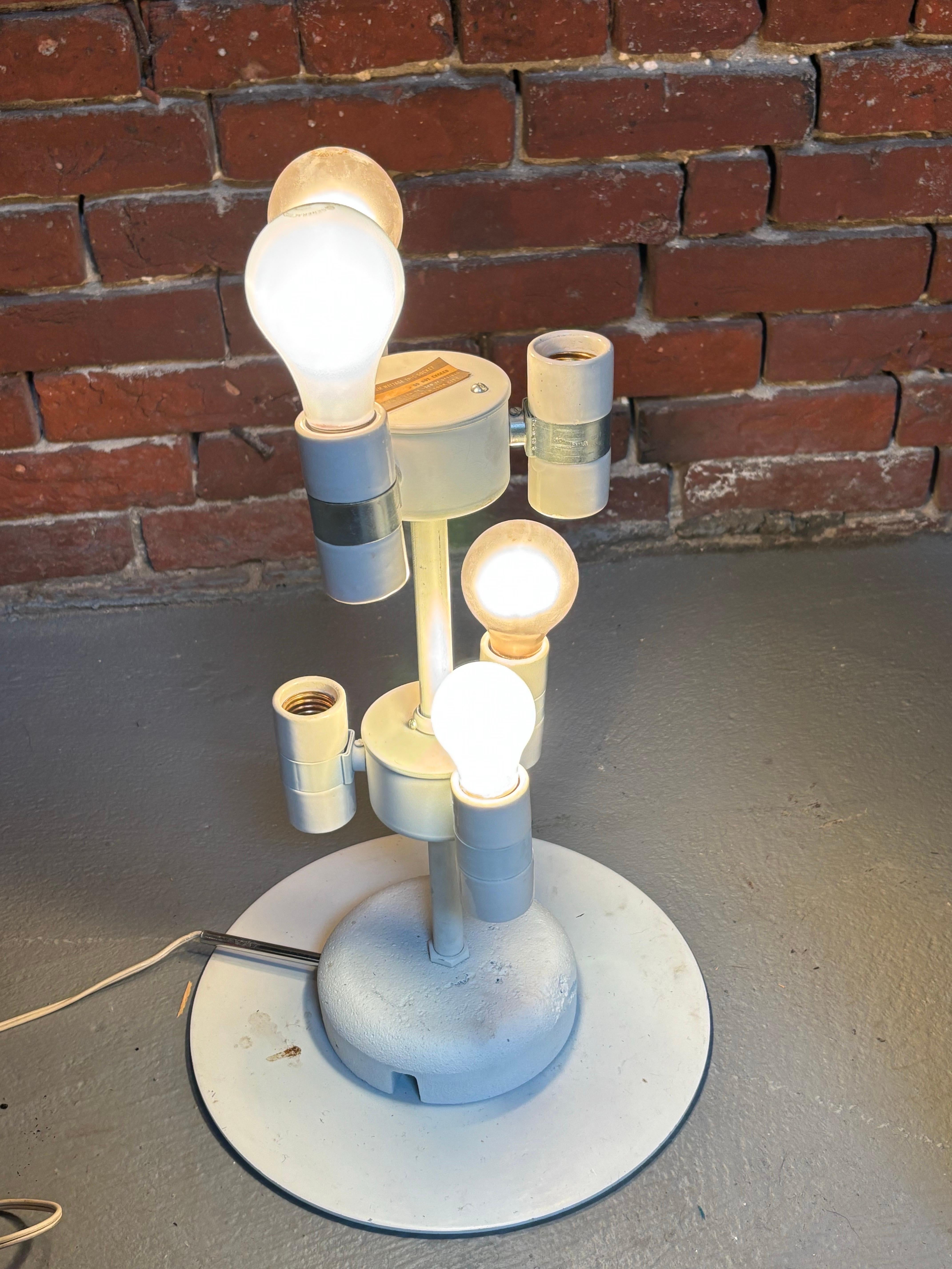 Metallo Paul Mayen per Habitat Lampada da terra in lucite in vendita