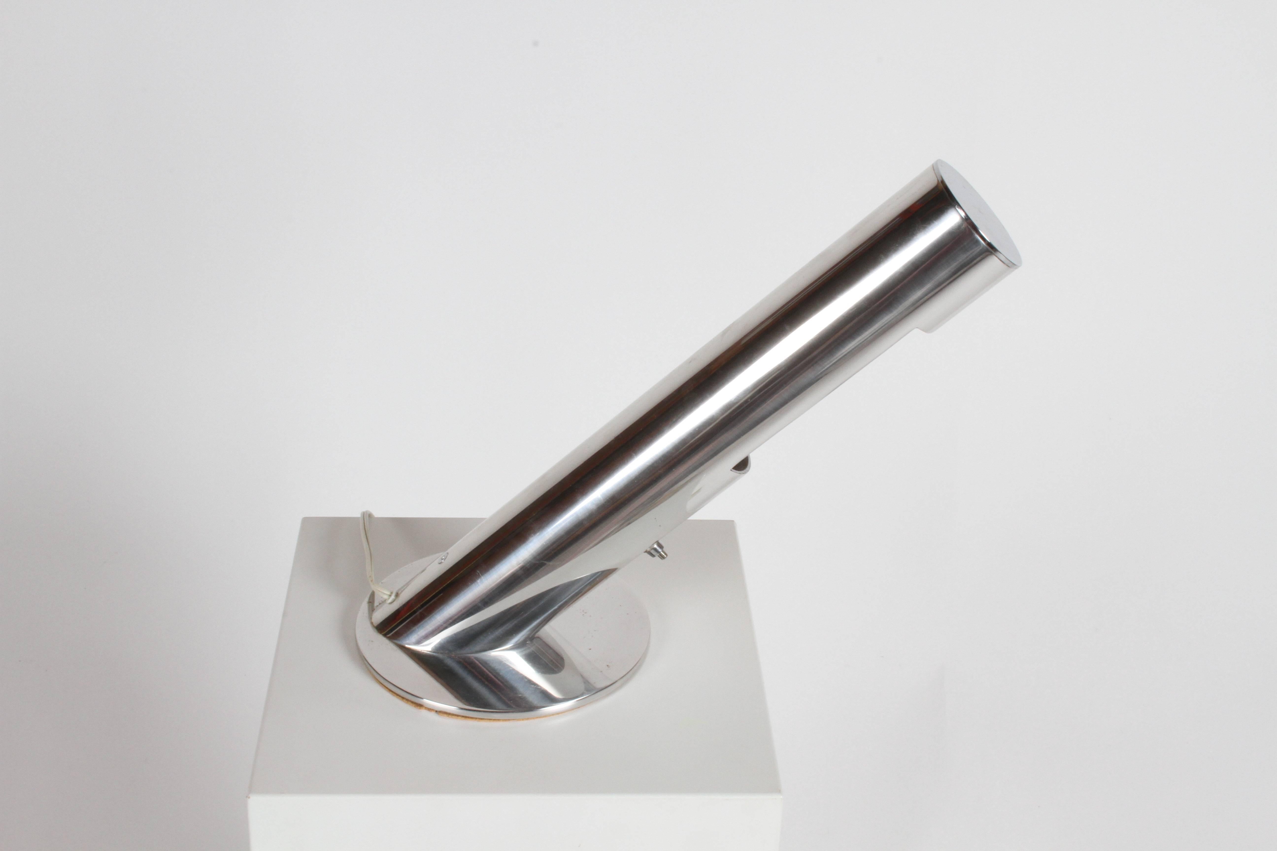 Lampe cylindrique en aluminium poli Paul Mayen pour Habitat en vente 3