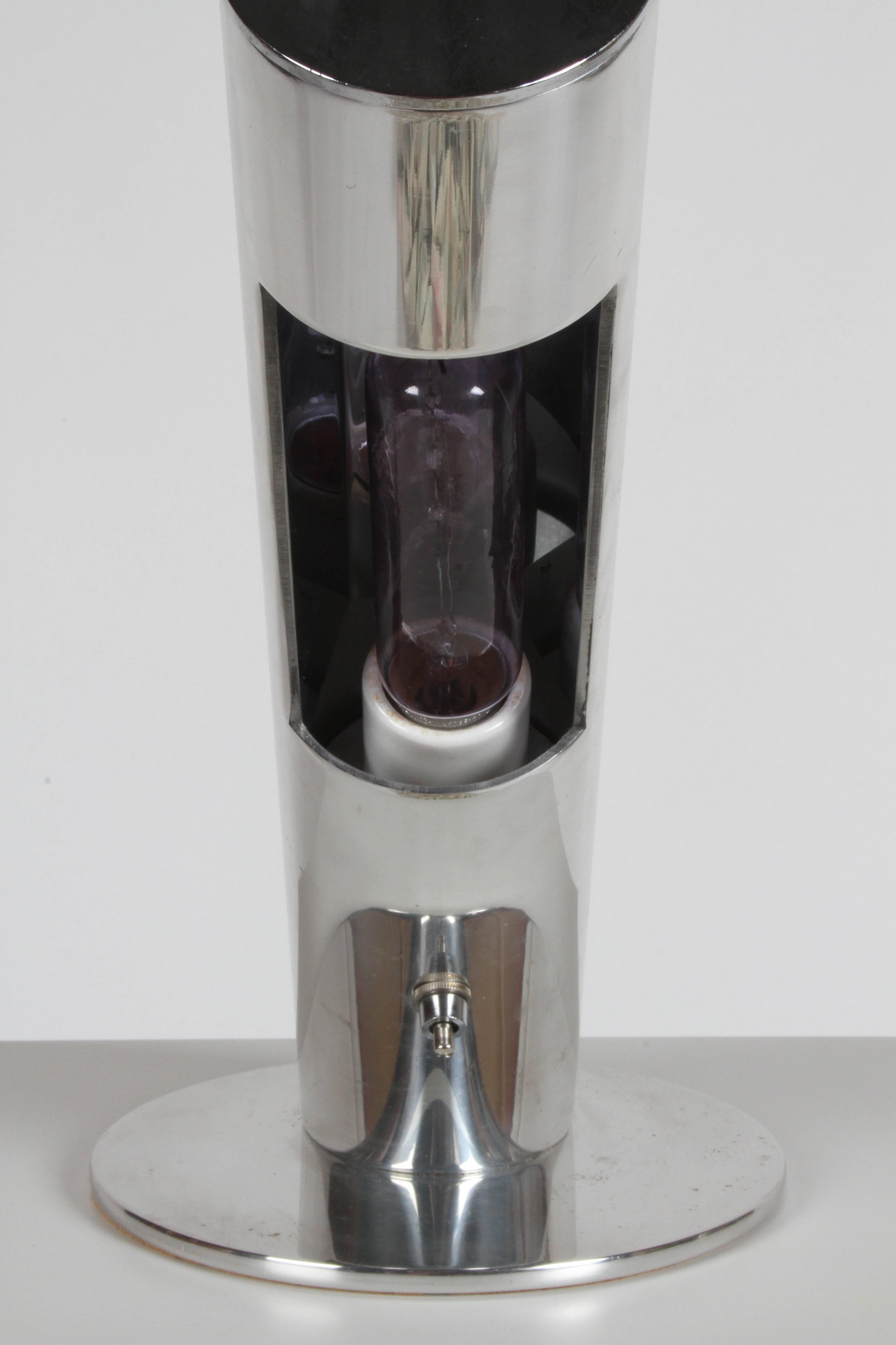 Paul Mayen for Habitat Polished Aluminum Cylinder Lamp In Good Condition For Sale In St. Louis, MO