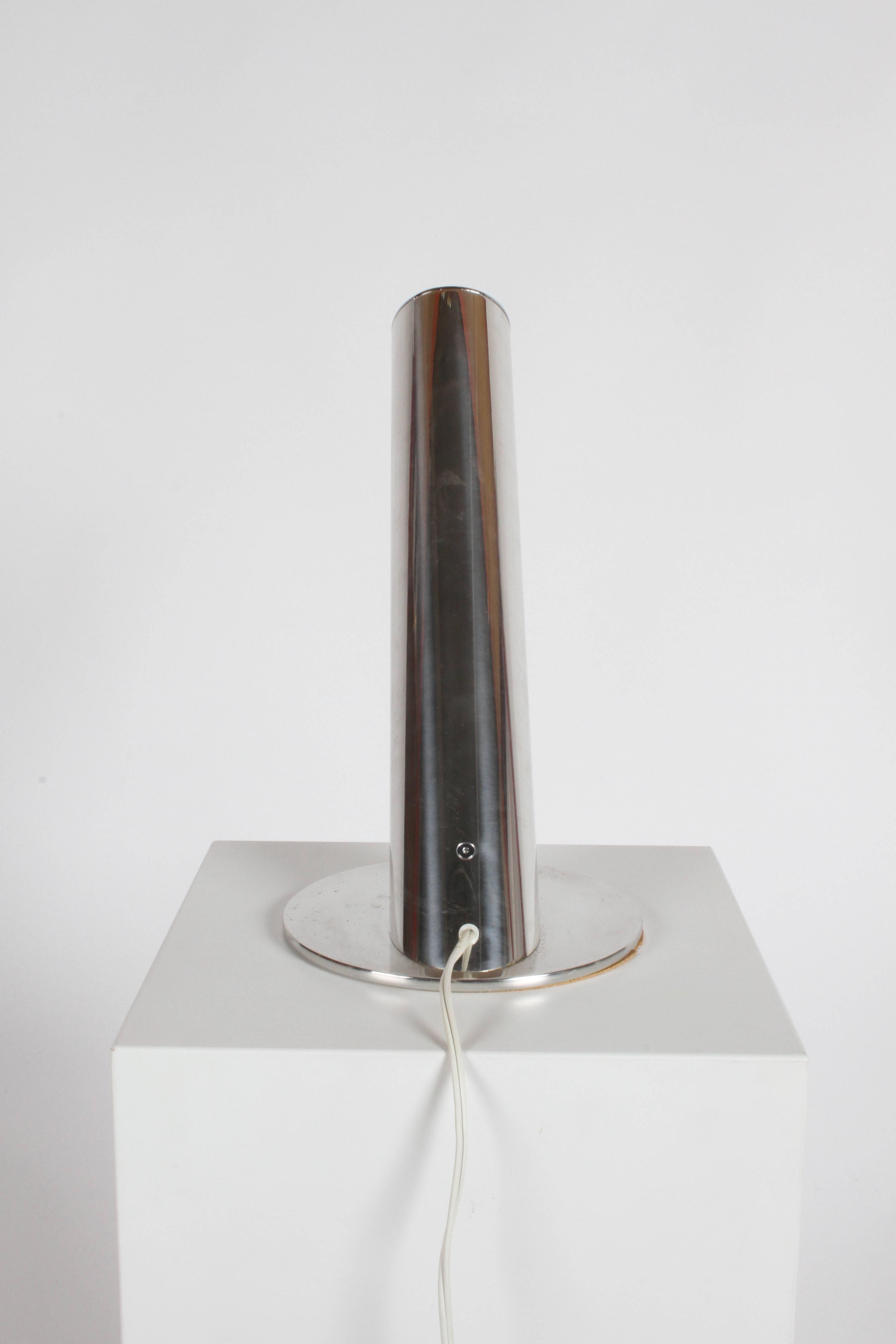 Milieu du XXe siècle Lampe cylindrique en aluminium poli Paul Mayen pour Habitat en vente